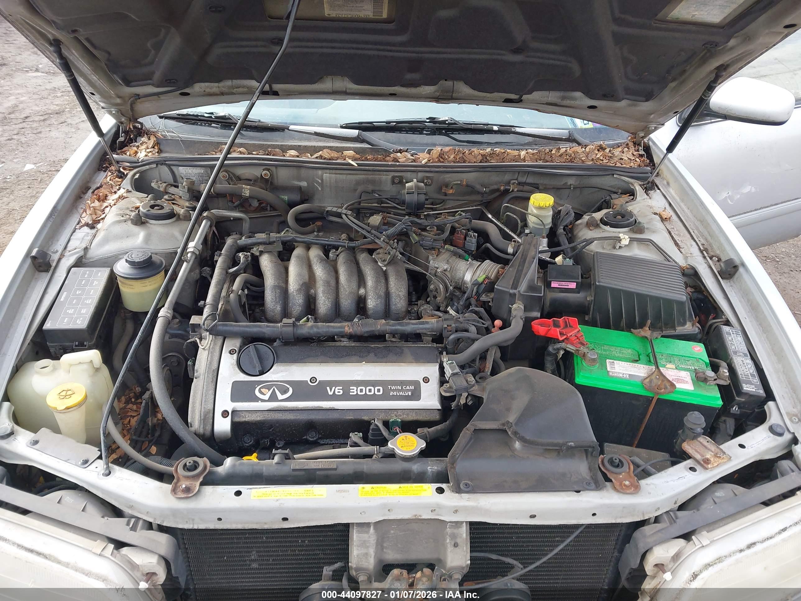 INFINITI I30 image 10