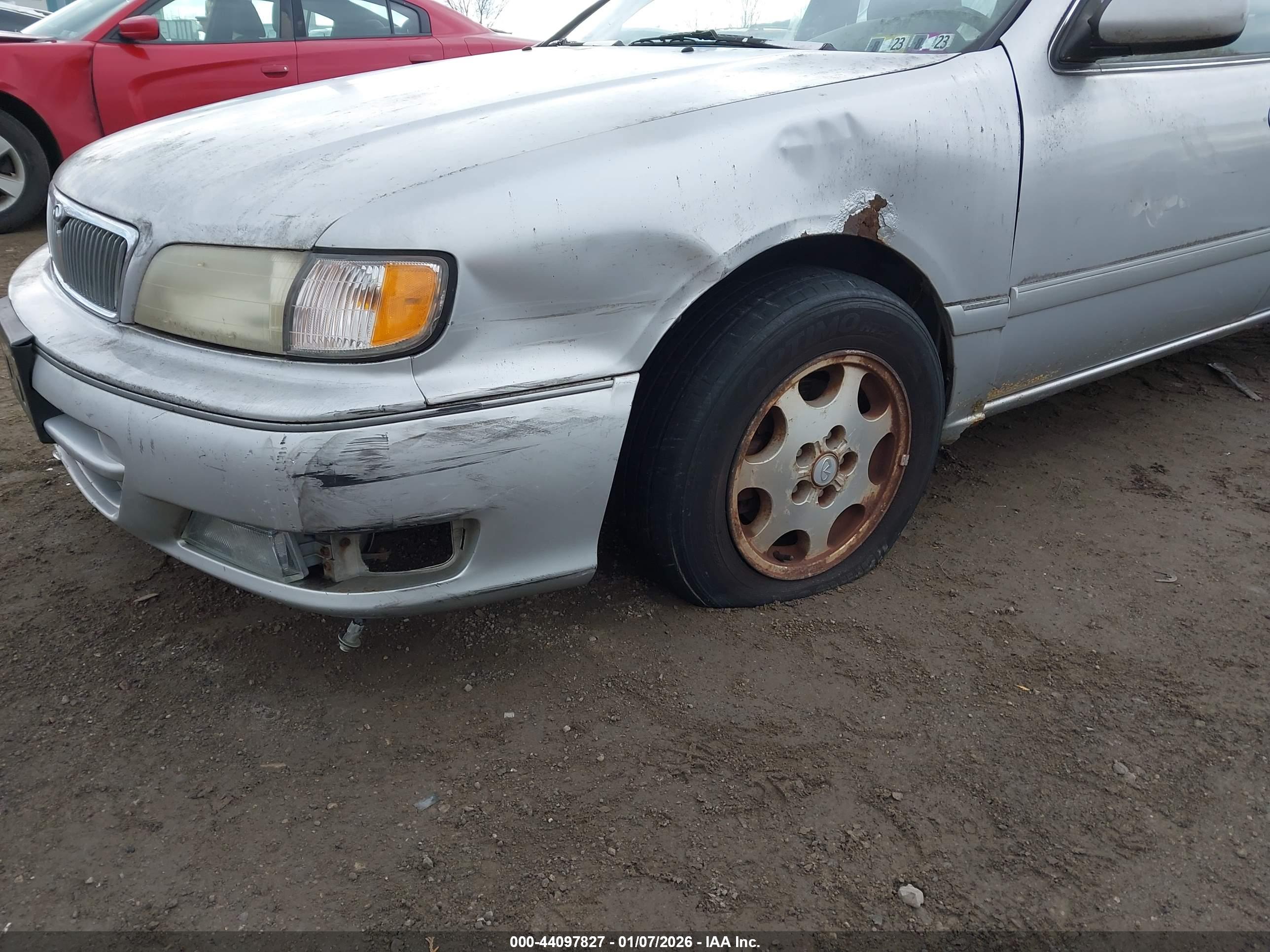 INFINITI I30 image 6