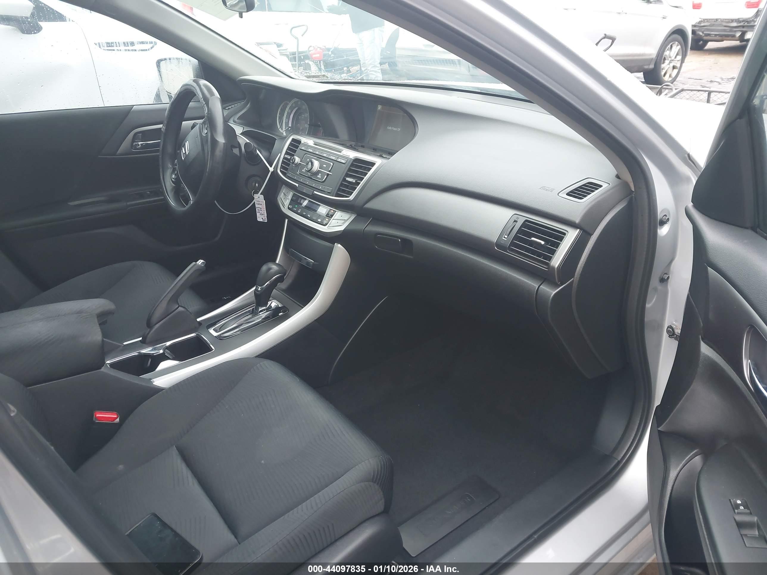 HONDA ACCORD image 5