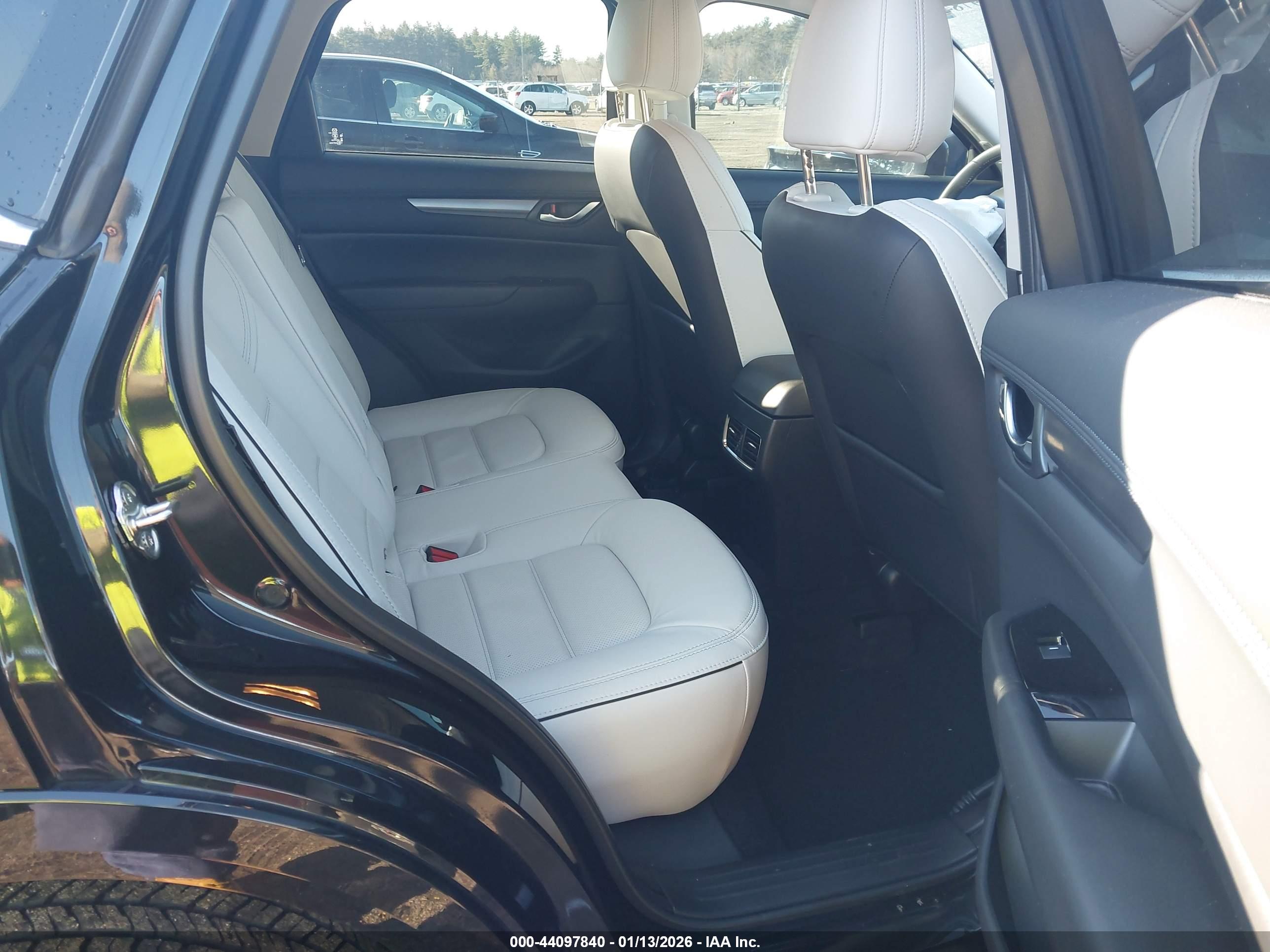 MAZDA CX-5 image 8