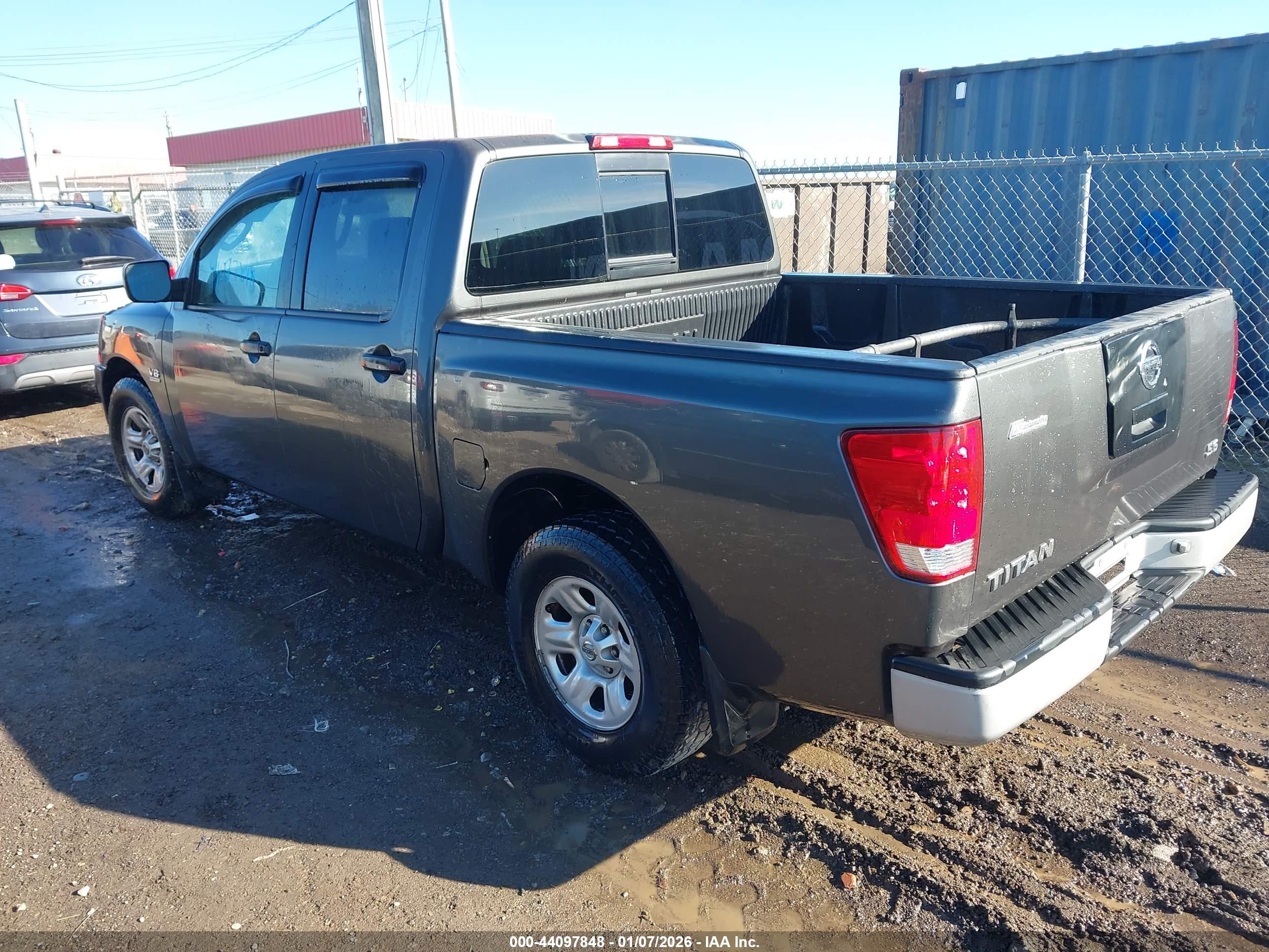 NISSAN TITAN image 3