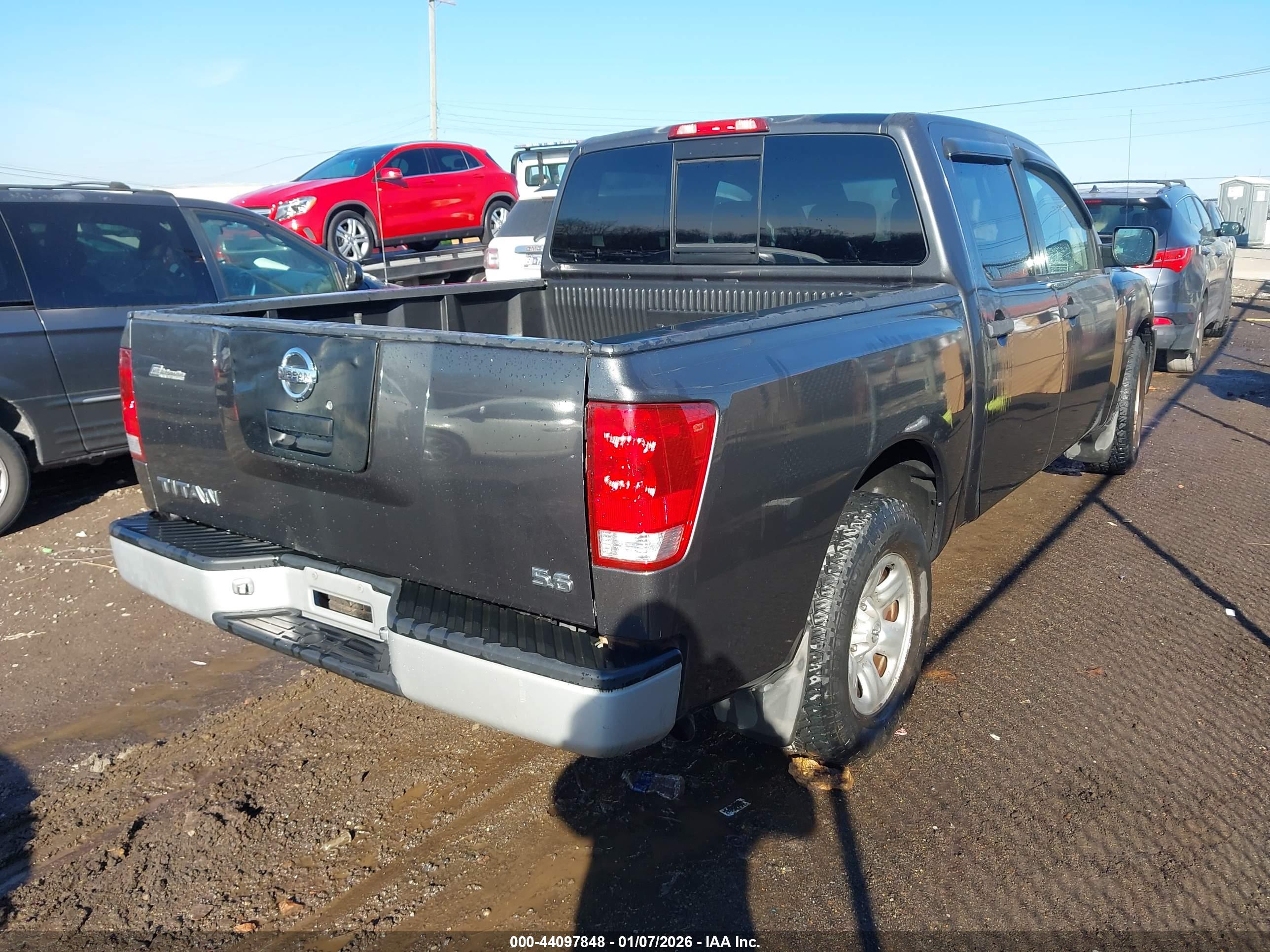 NISSAN TITAN image 4