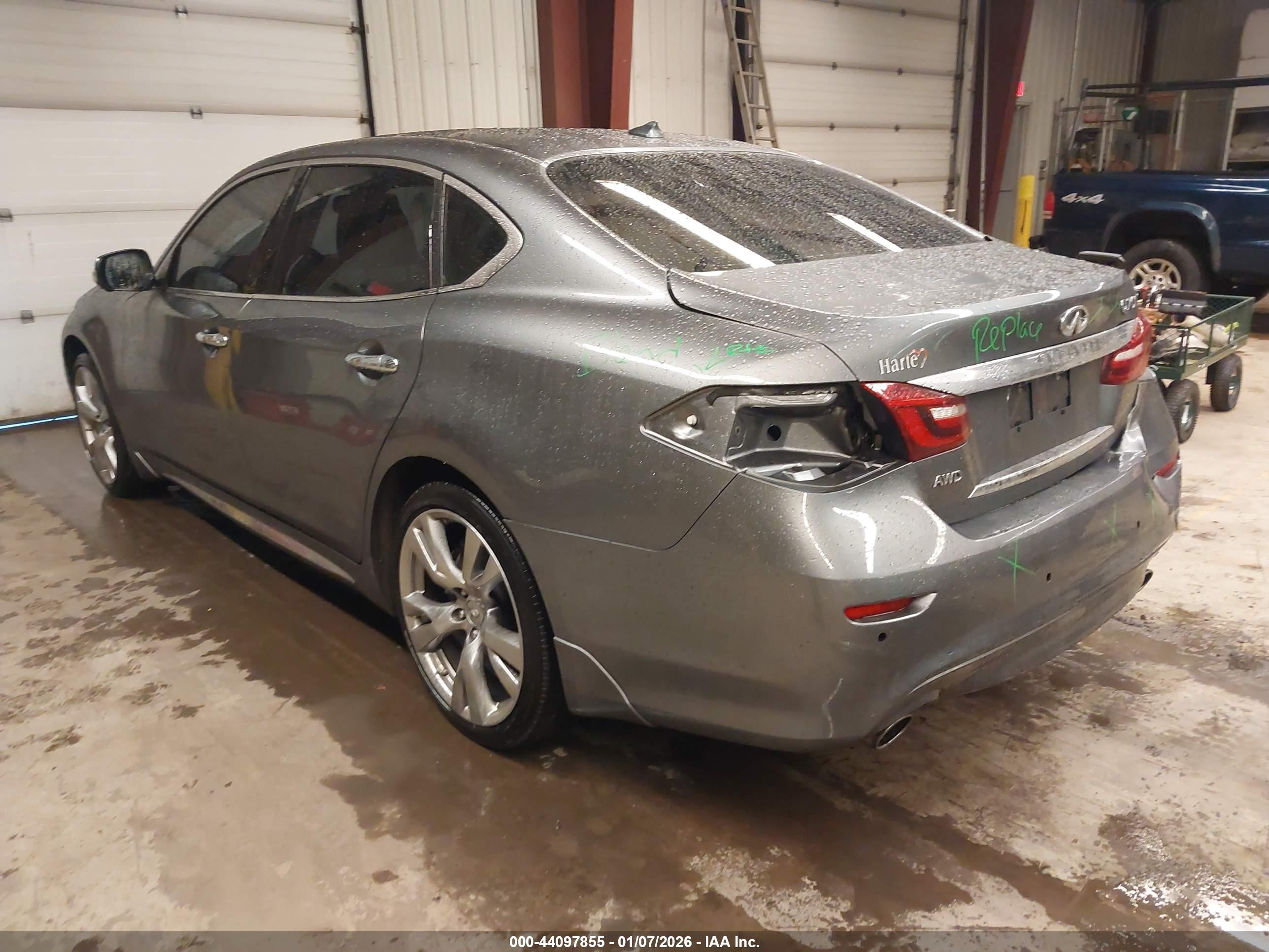 INFINITI Q70L image 3