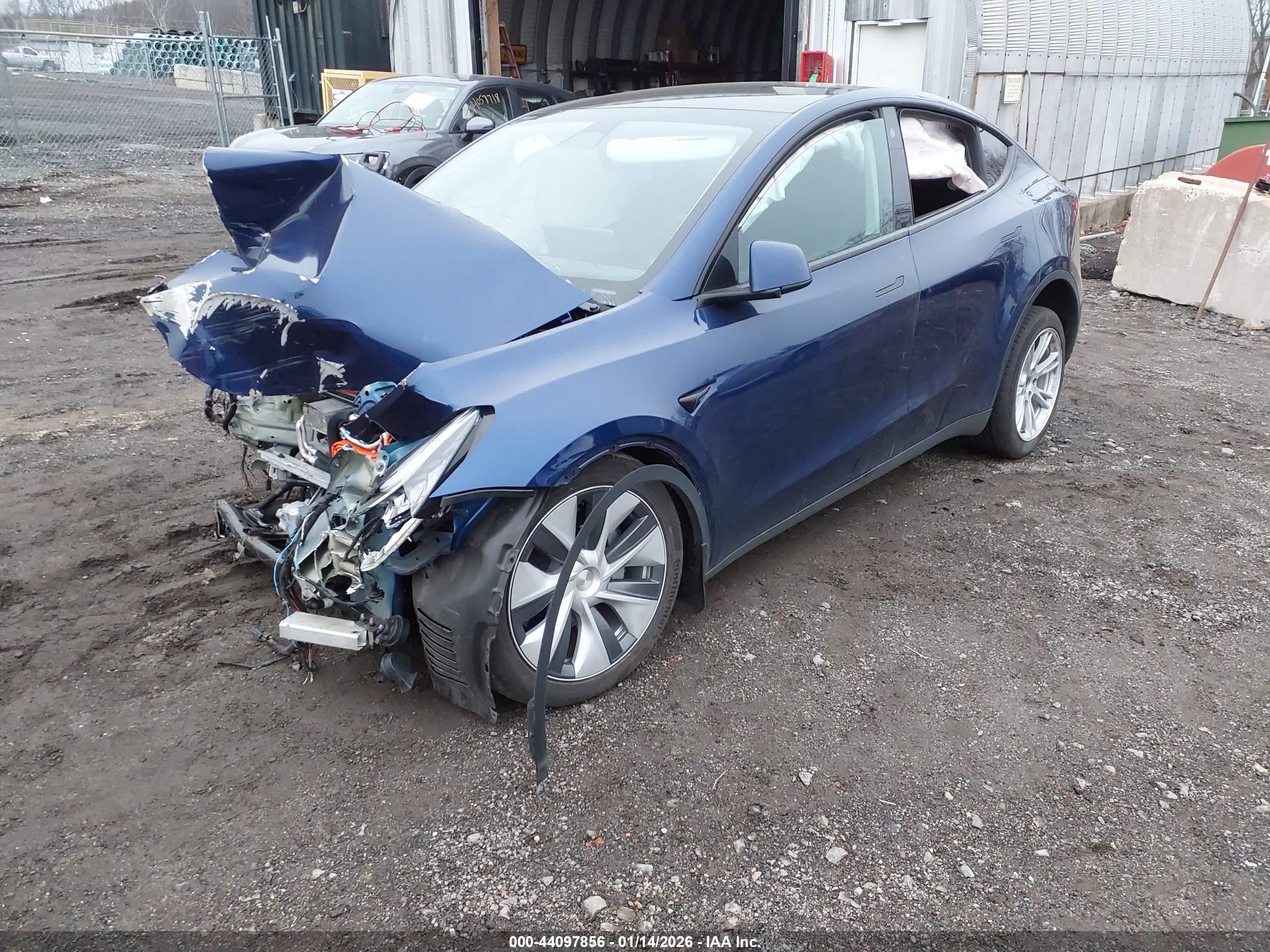 TESLA MODEL image 2