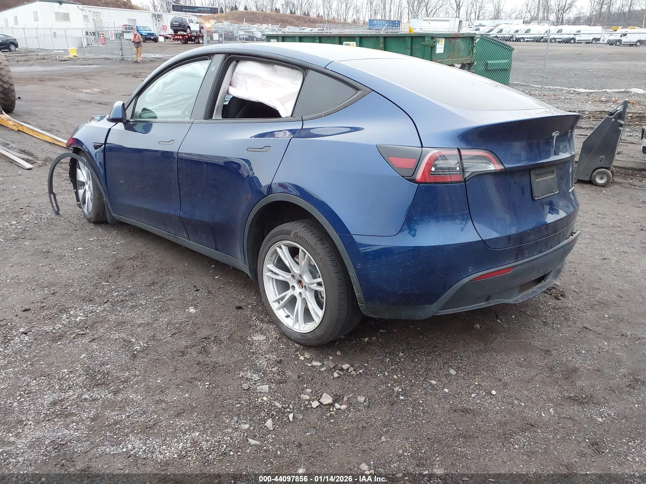 TESLA MODEL image 3