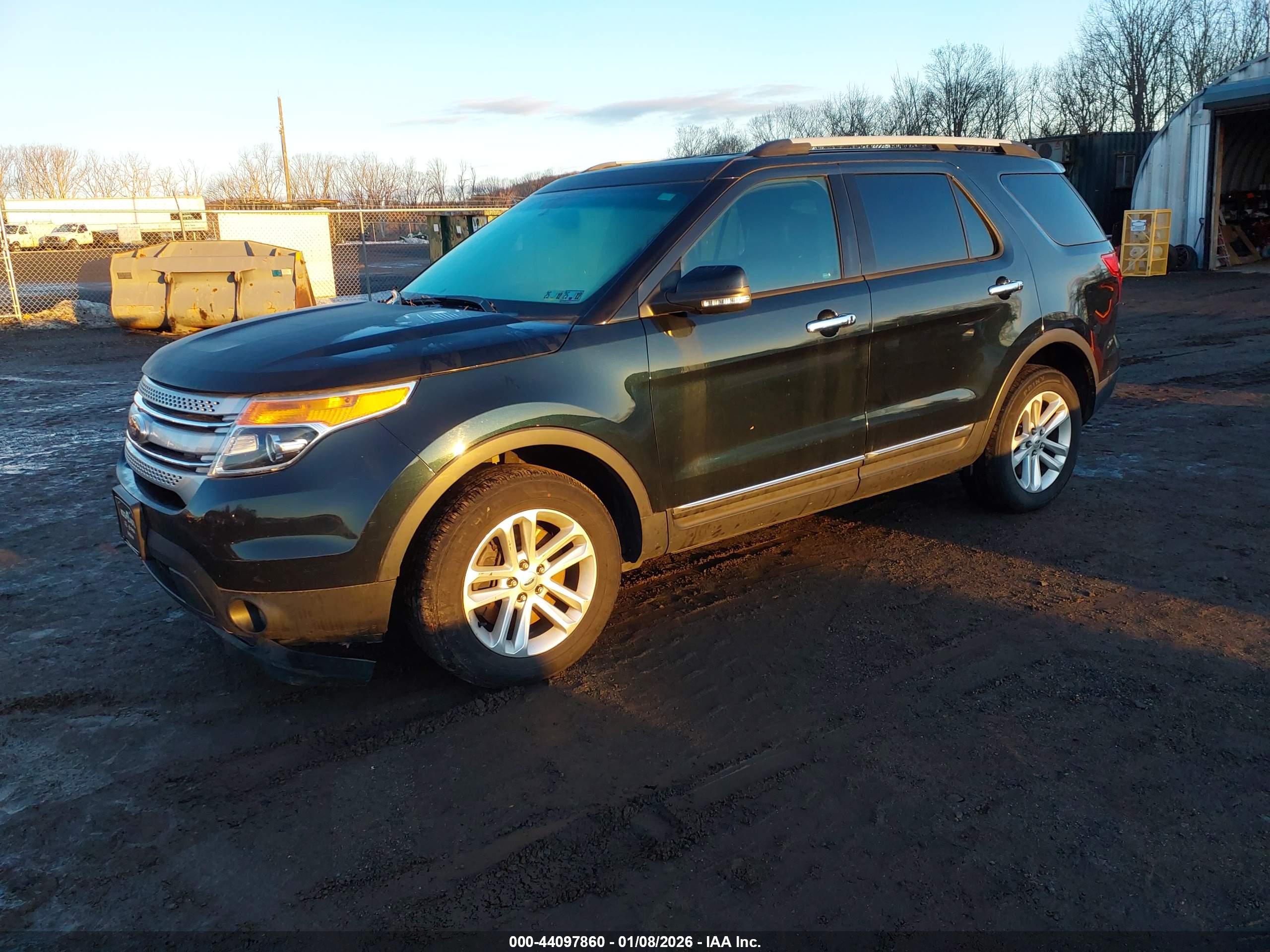 FORD EXPLORER image 2