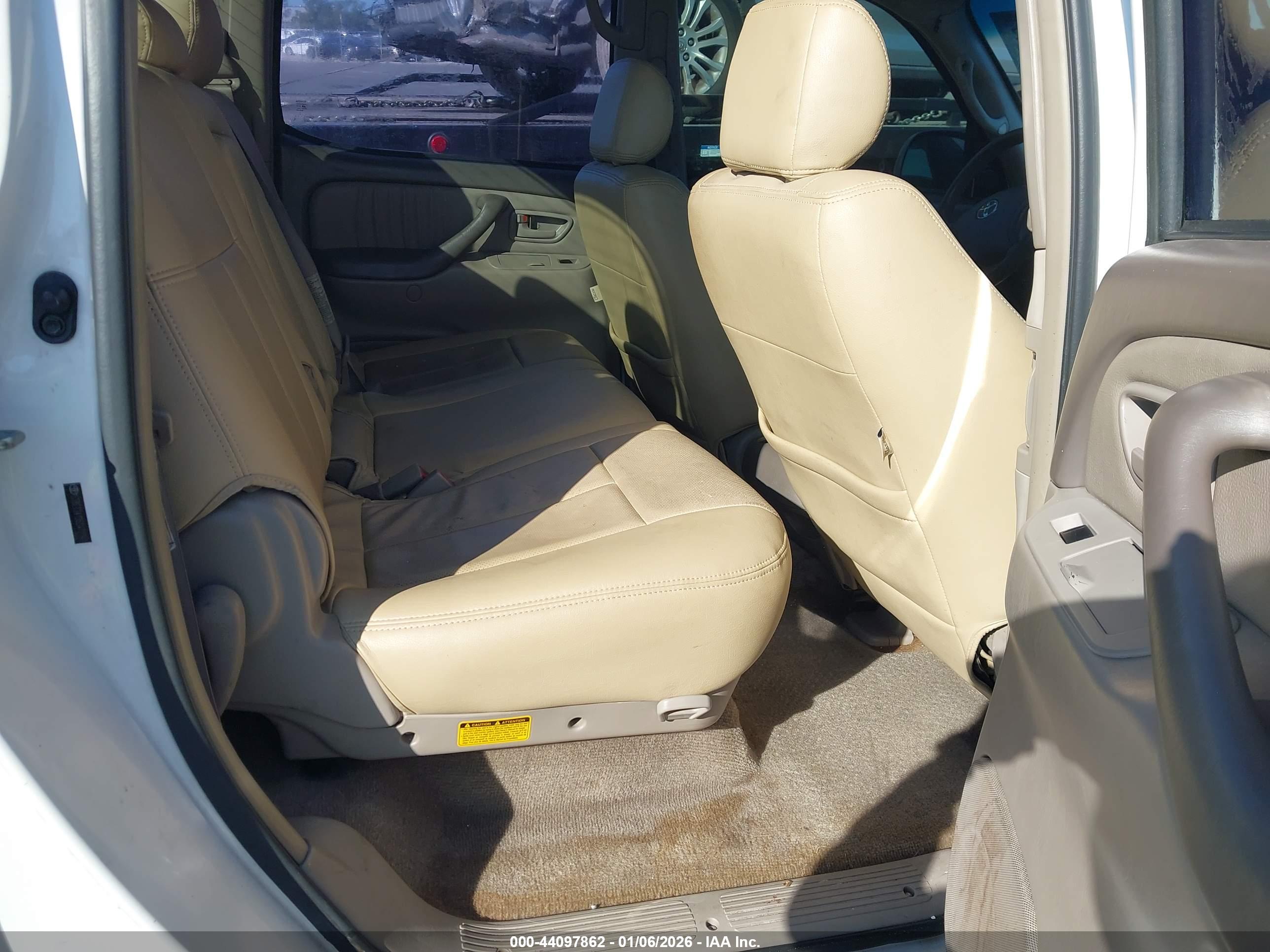 TOYOTA TUNDRA image 8