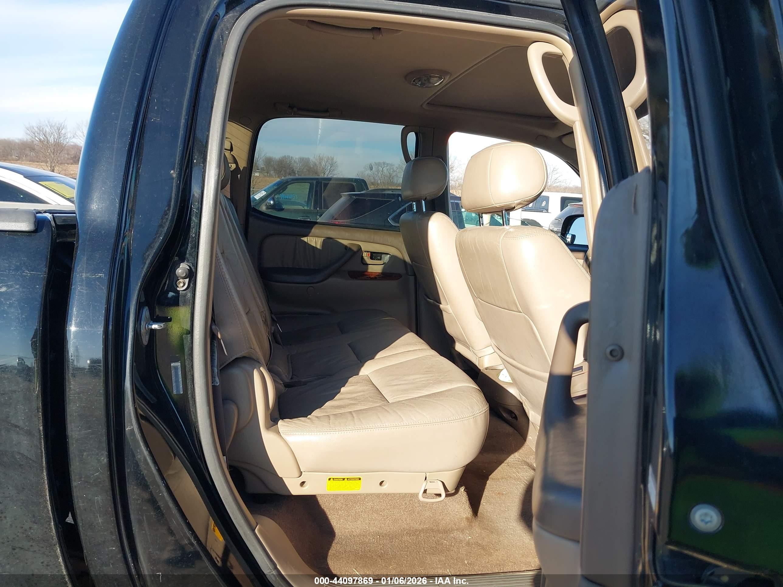 TOYOTA TUNDRA image 8
