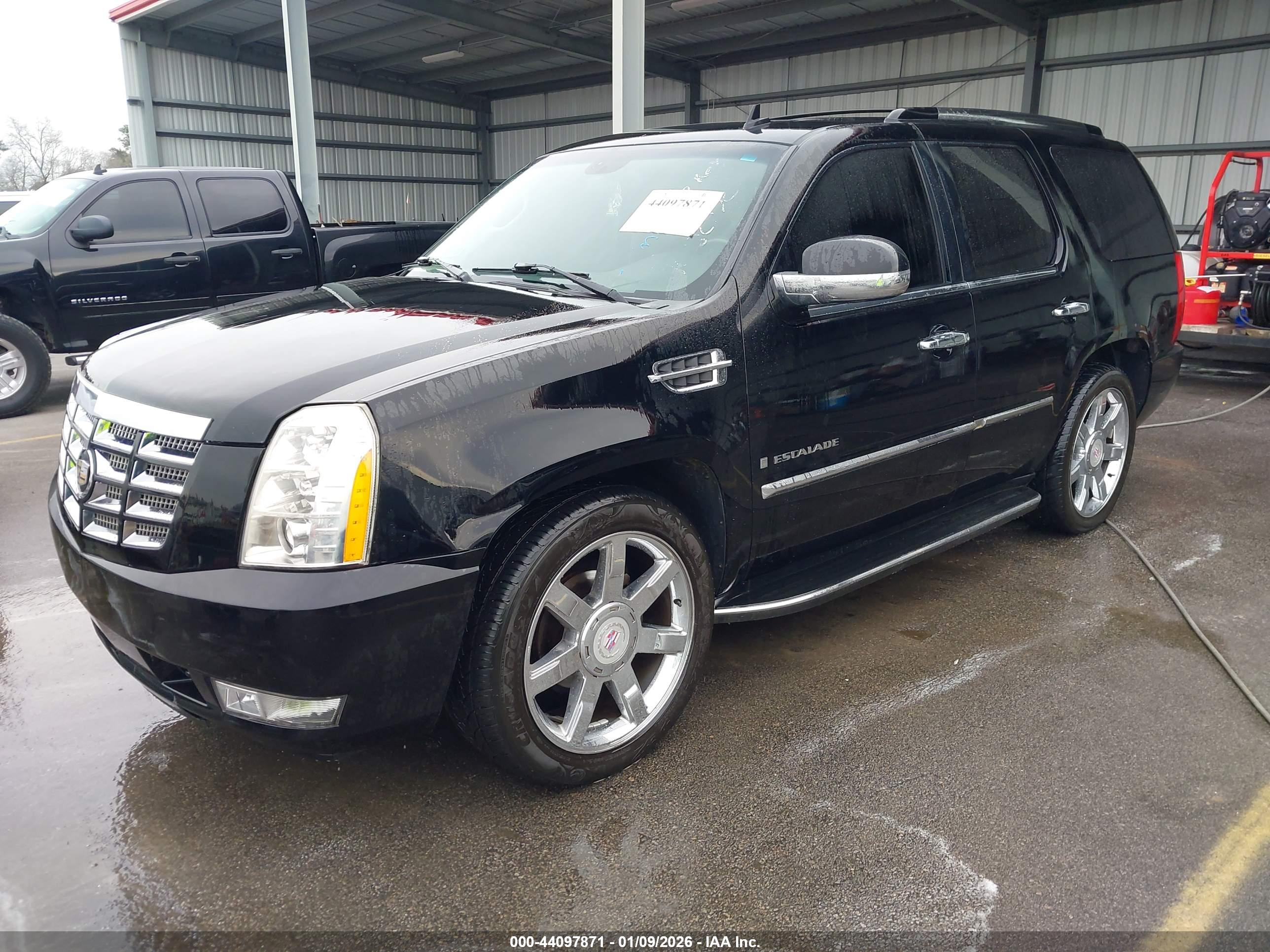 CADILLAC ESCALADE image 2