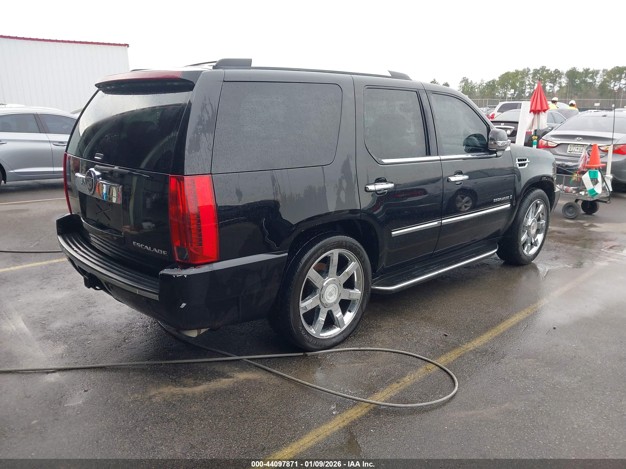 CADILLAC ESCALADE image 4