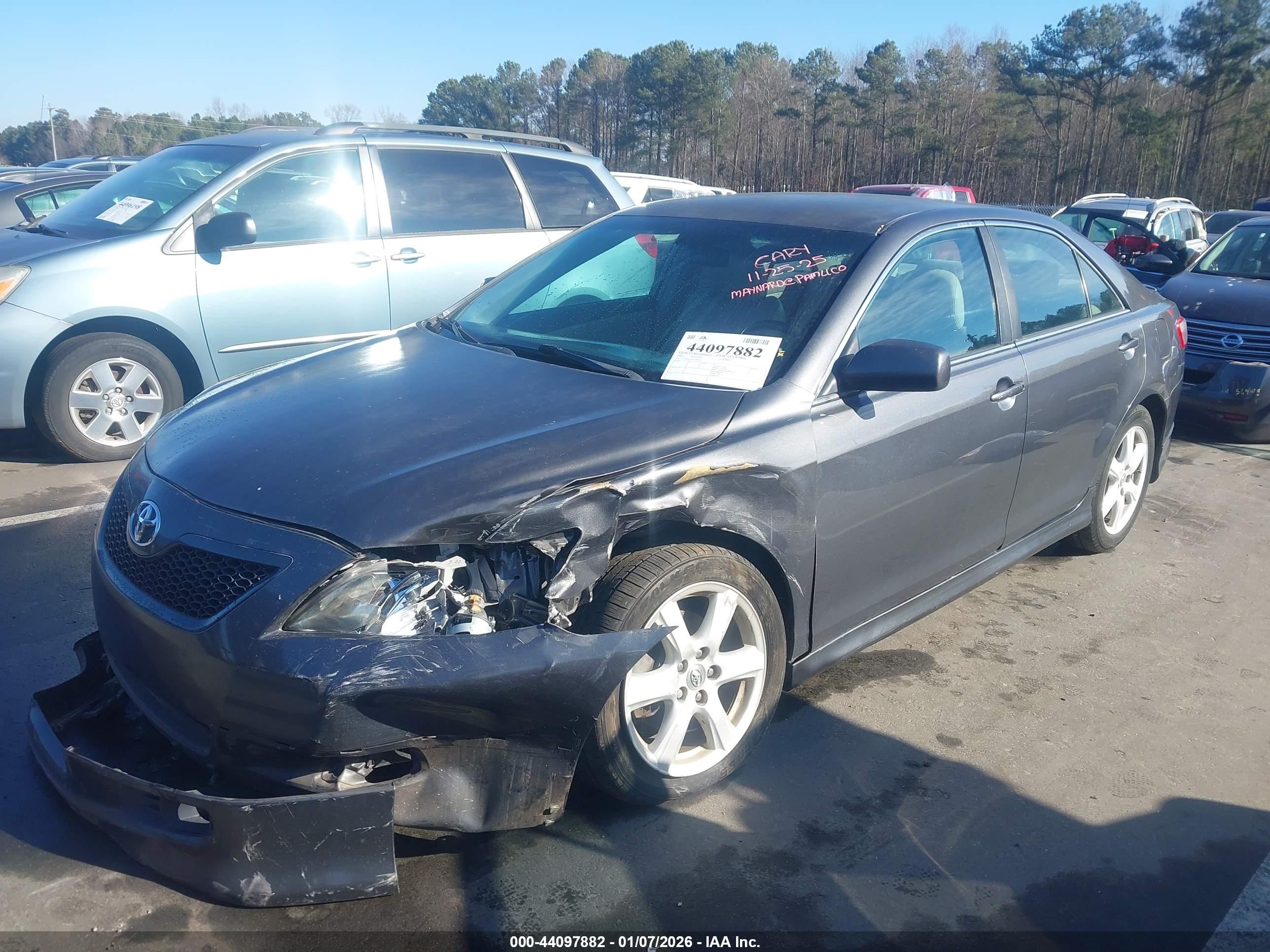 TOYOTA CAMRY image 2