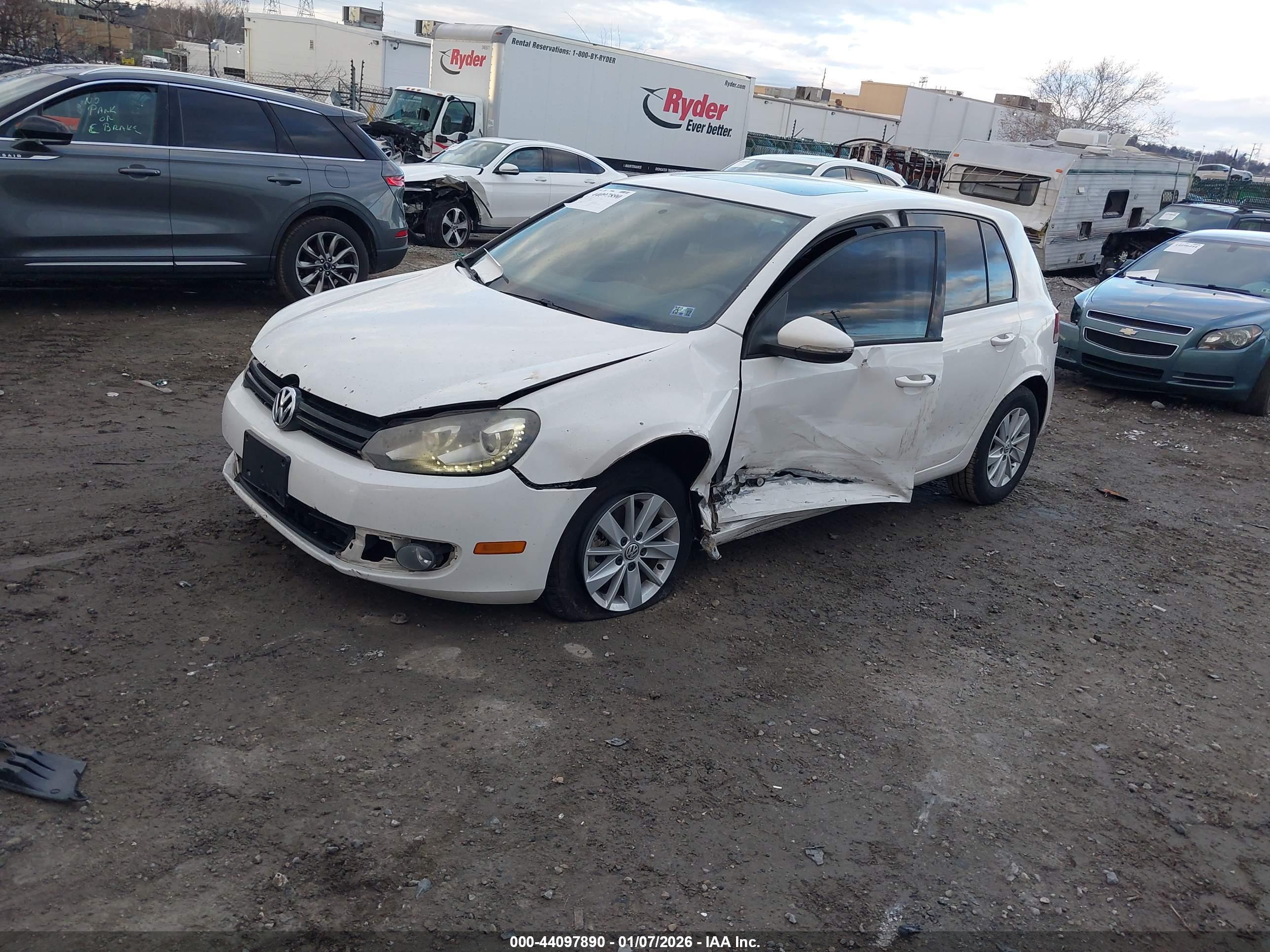 VOLKSWAGEN GOLF image 2