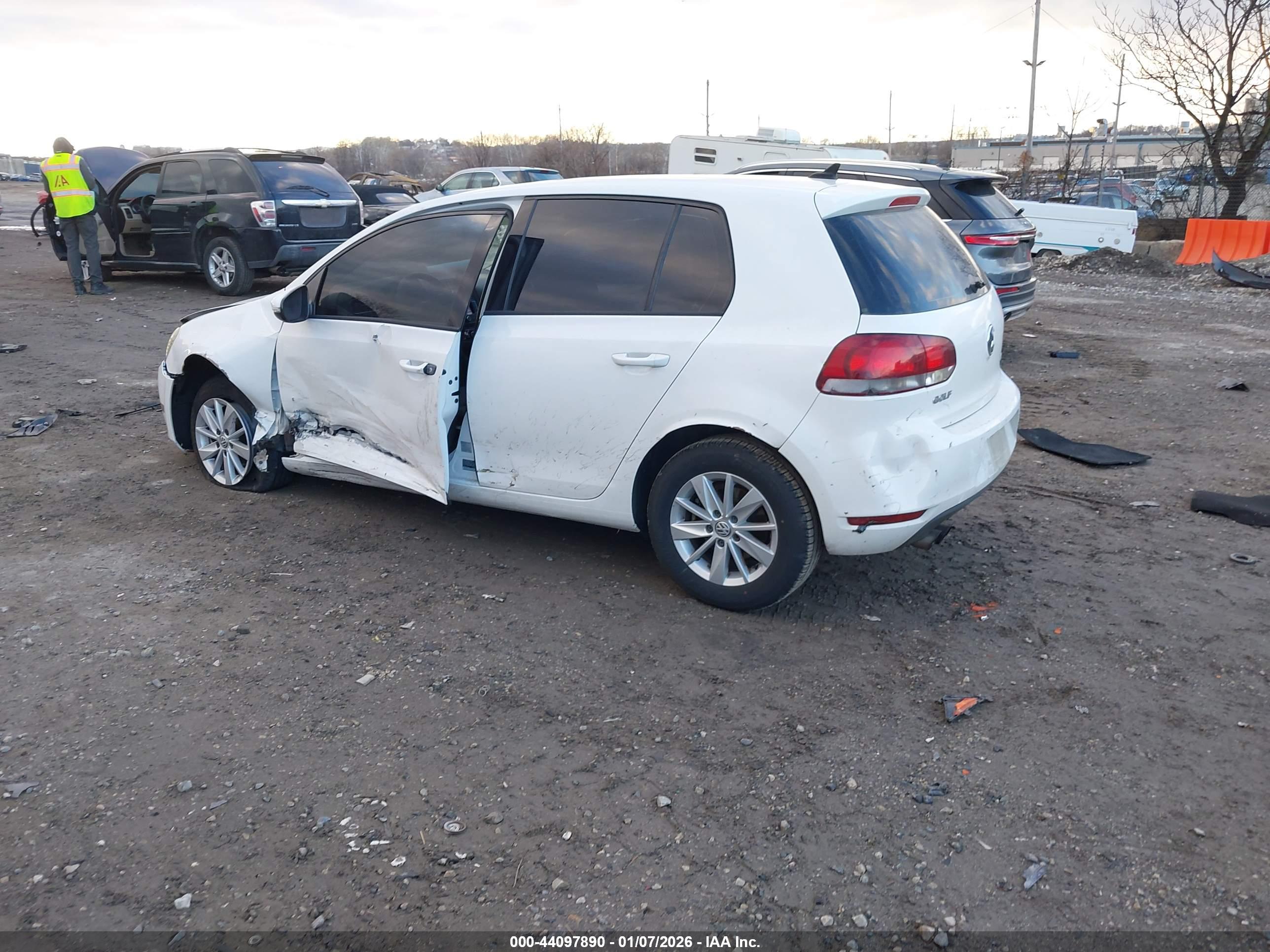 VOLKSWAGEN GOLF image 3