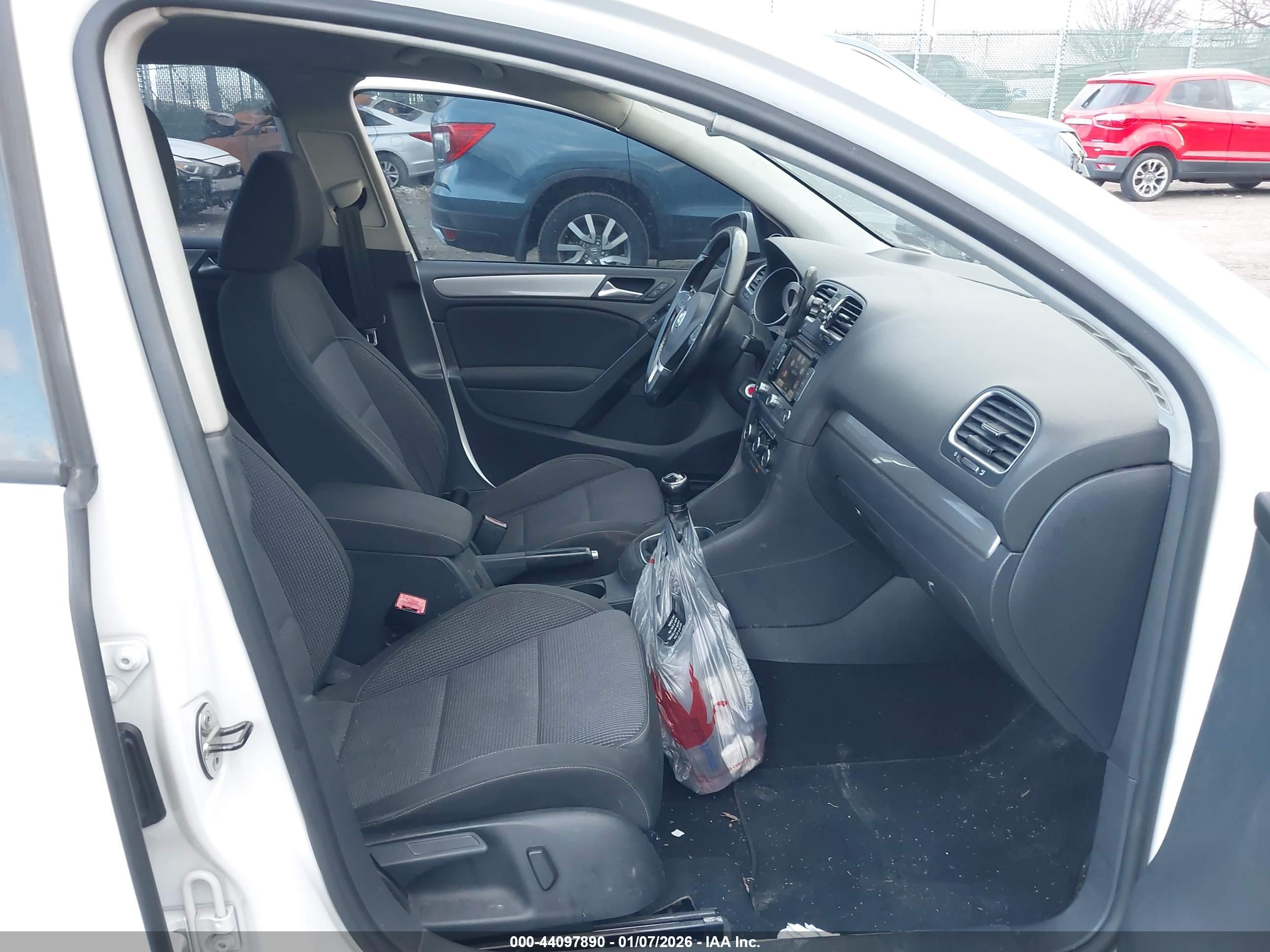 VOLKSWAGEN GOLF image 5