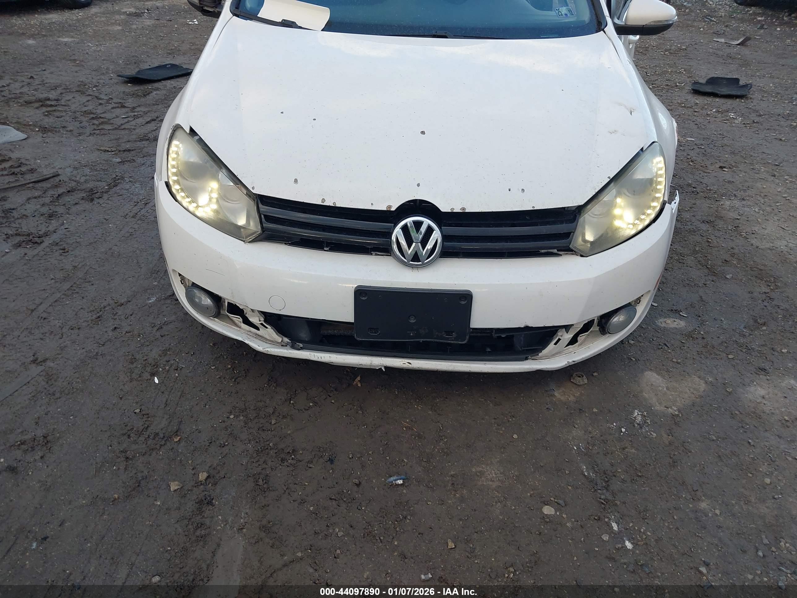 VOLKSWAGEN GOLF image 6