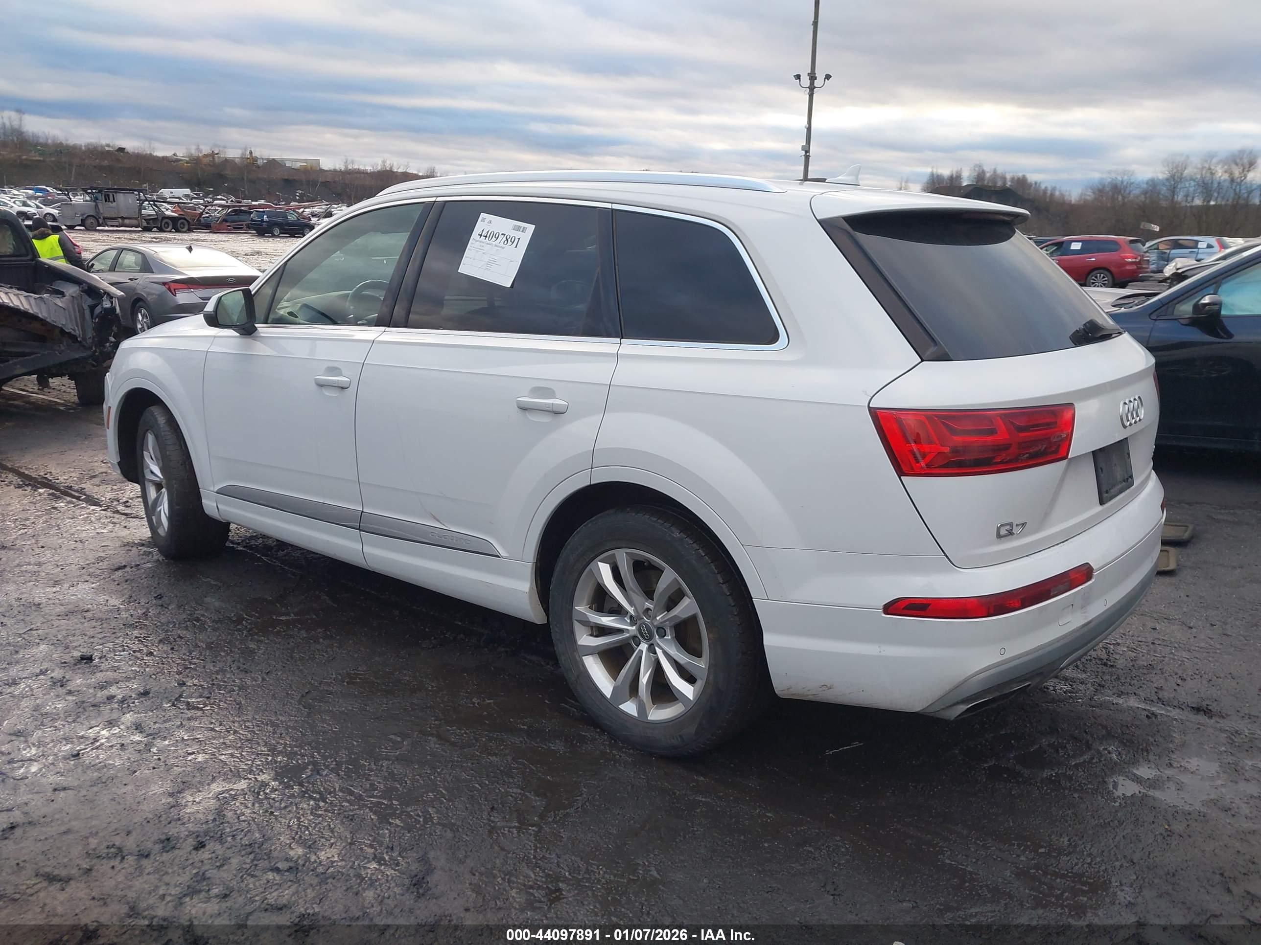 AUDI Q7 image 3