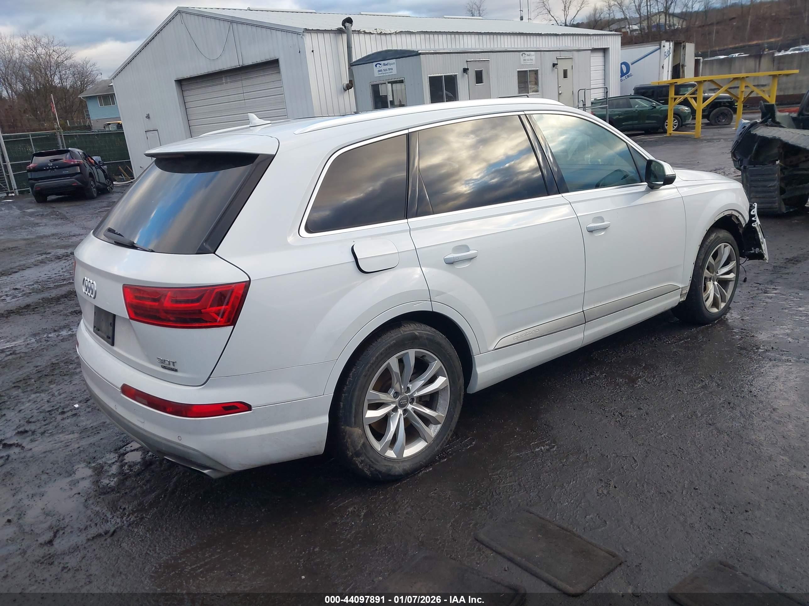 AUDI Q7 image 4