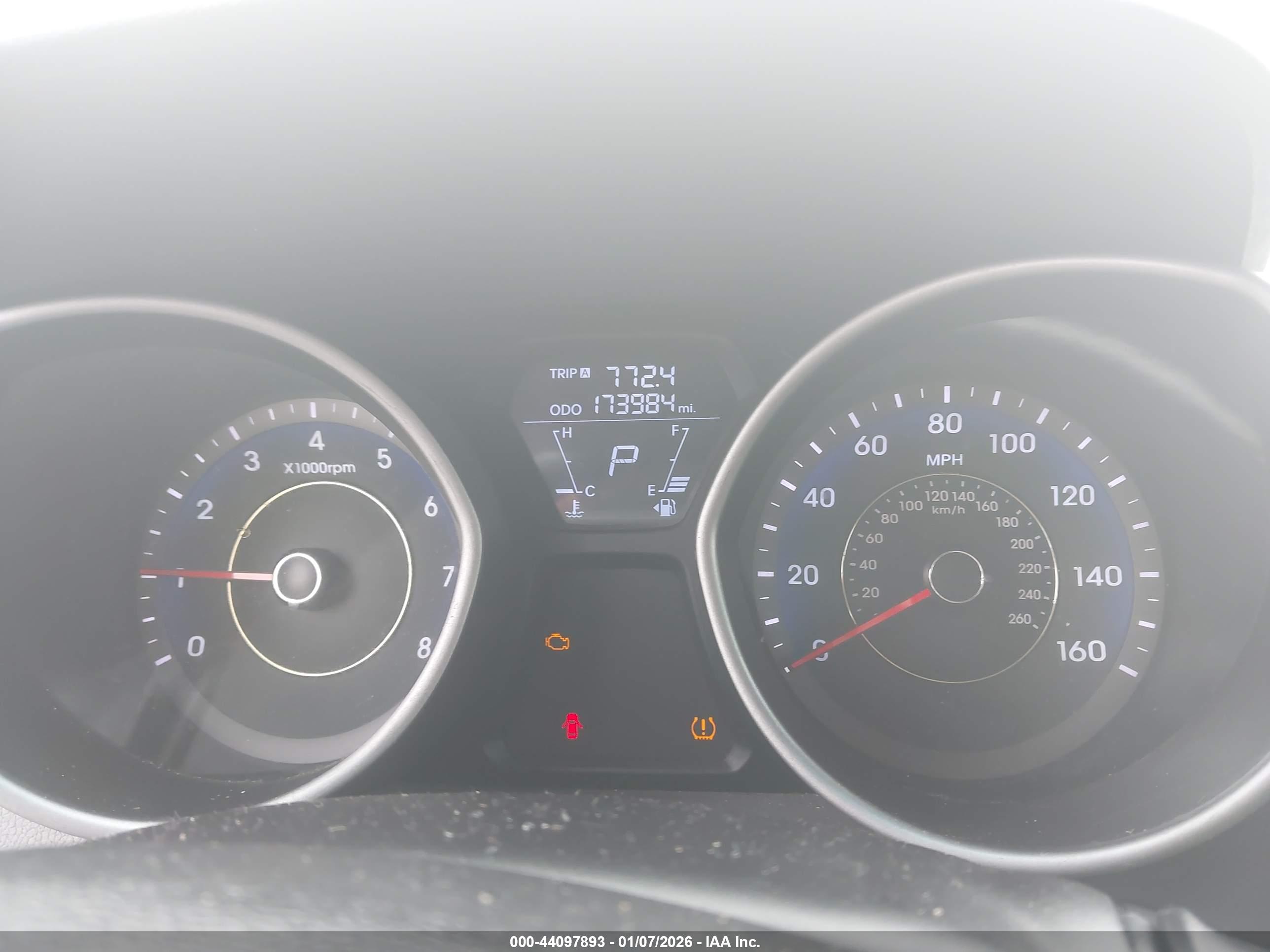 HYUNDAI ELANTRA image 7
