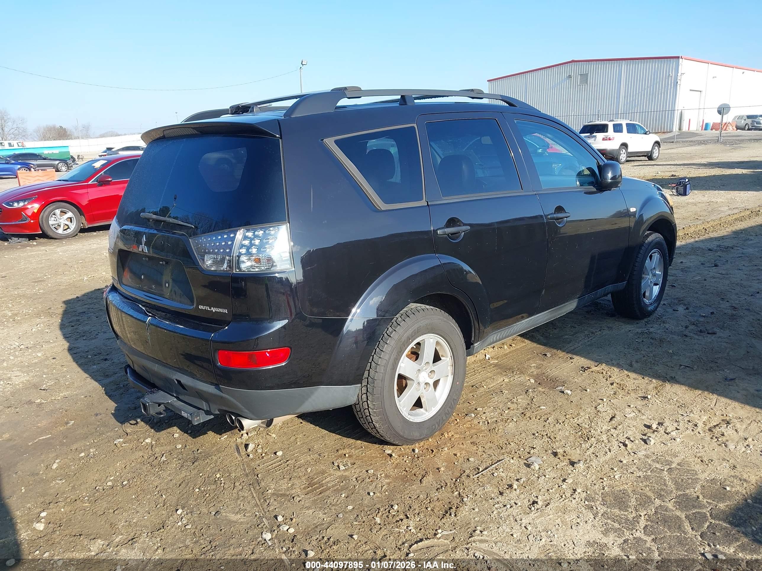MITSUBISHI OUTLANDER image 4