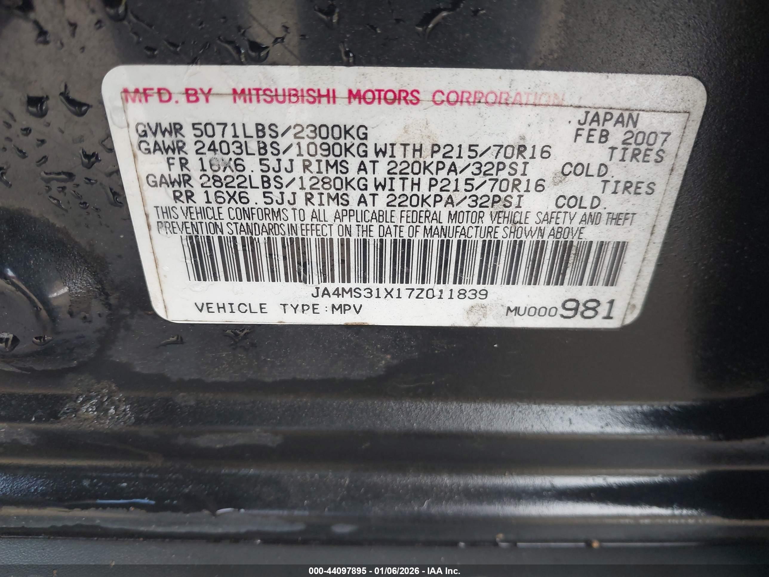 MITSUBISHI OUTLANDER image 9