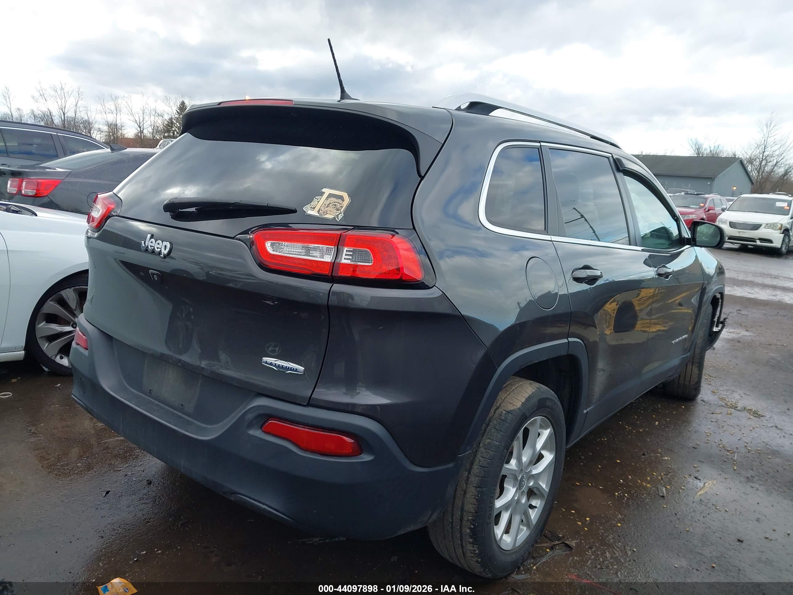 JEEP CHEROKEE image 4