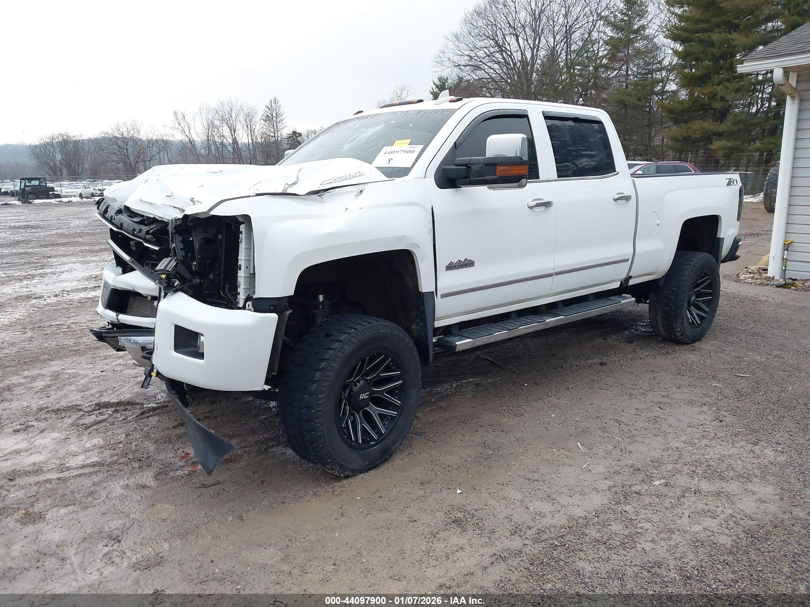CHEVROLET SILVERADO image 2