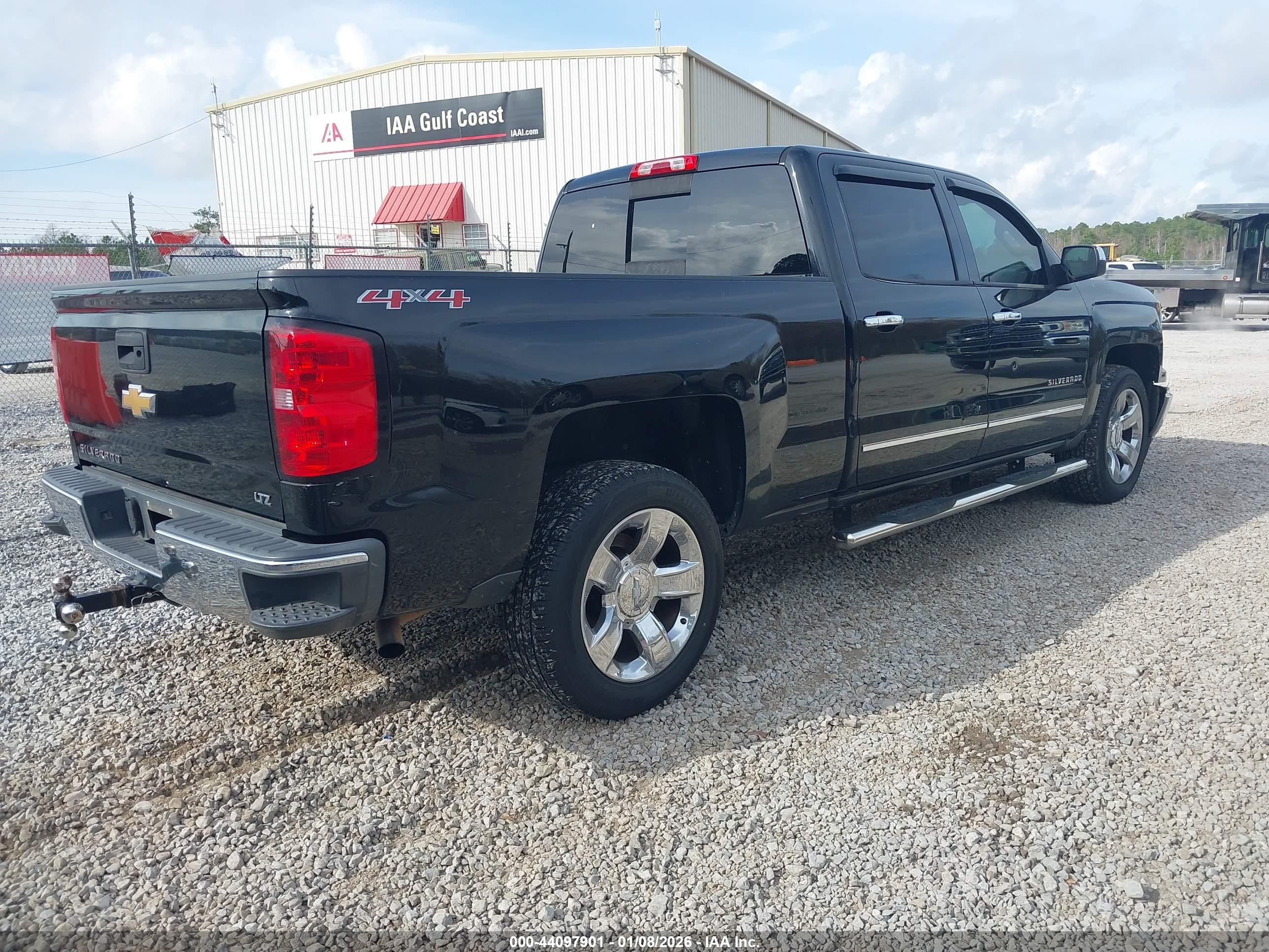 CHEVROLET SILVERADO image 4