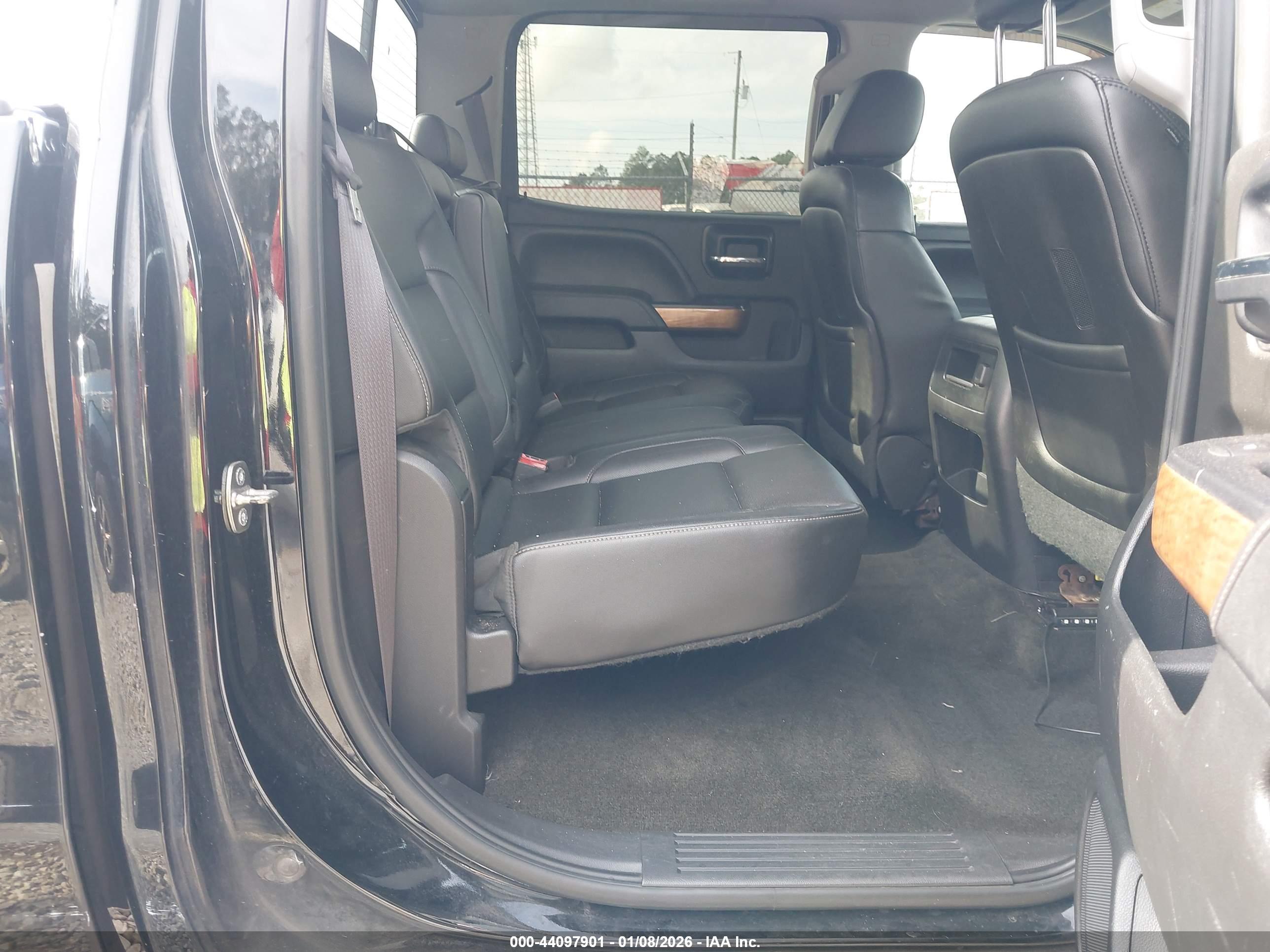 CHEVROLET SILVERADO image 8
