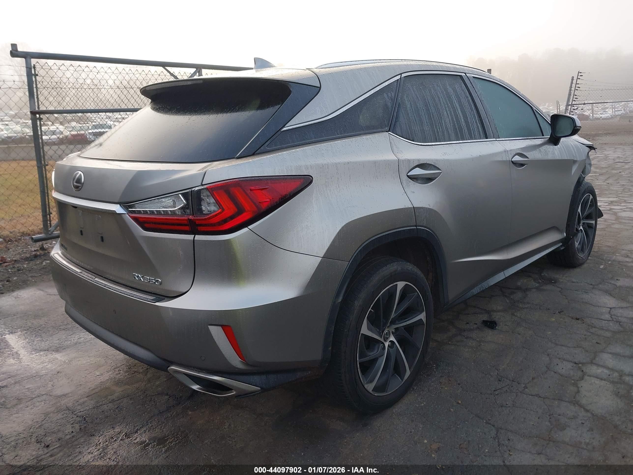 LEXUS RX image 4