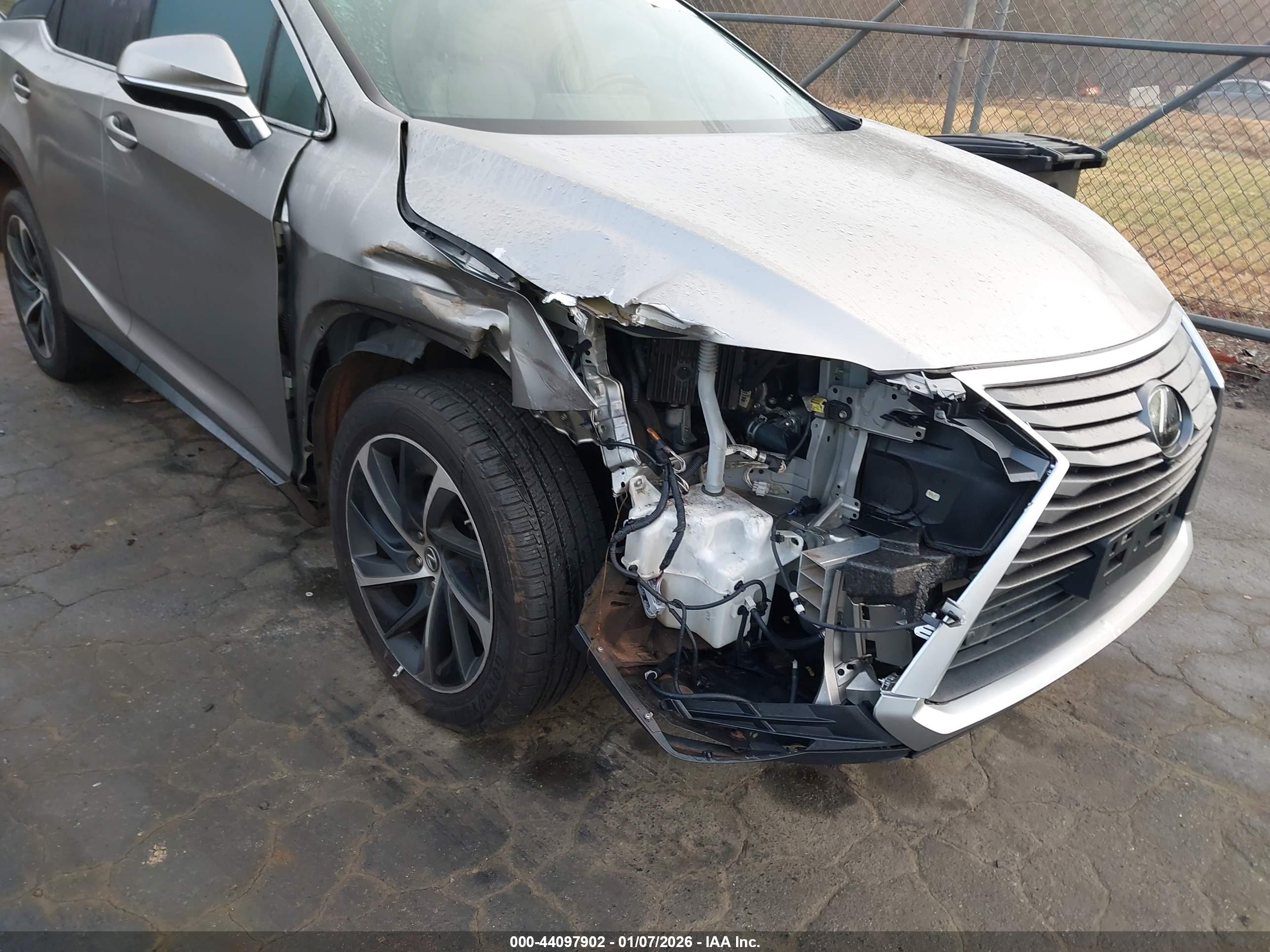 LEXUS RX image 6