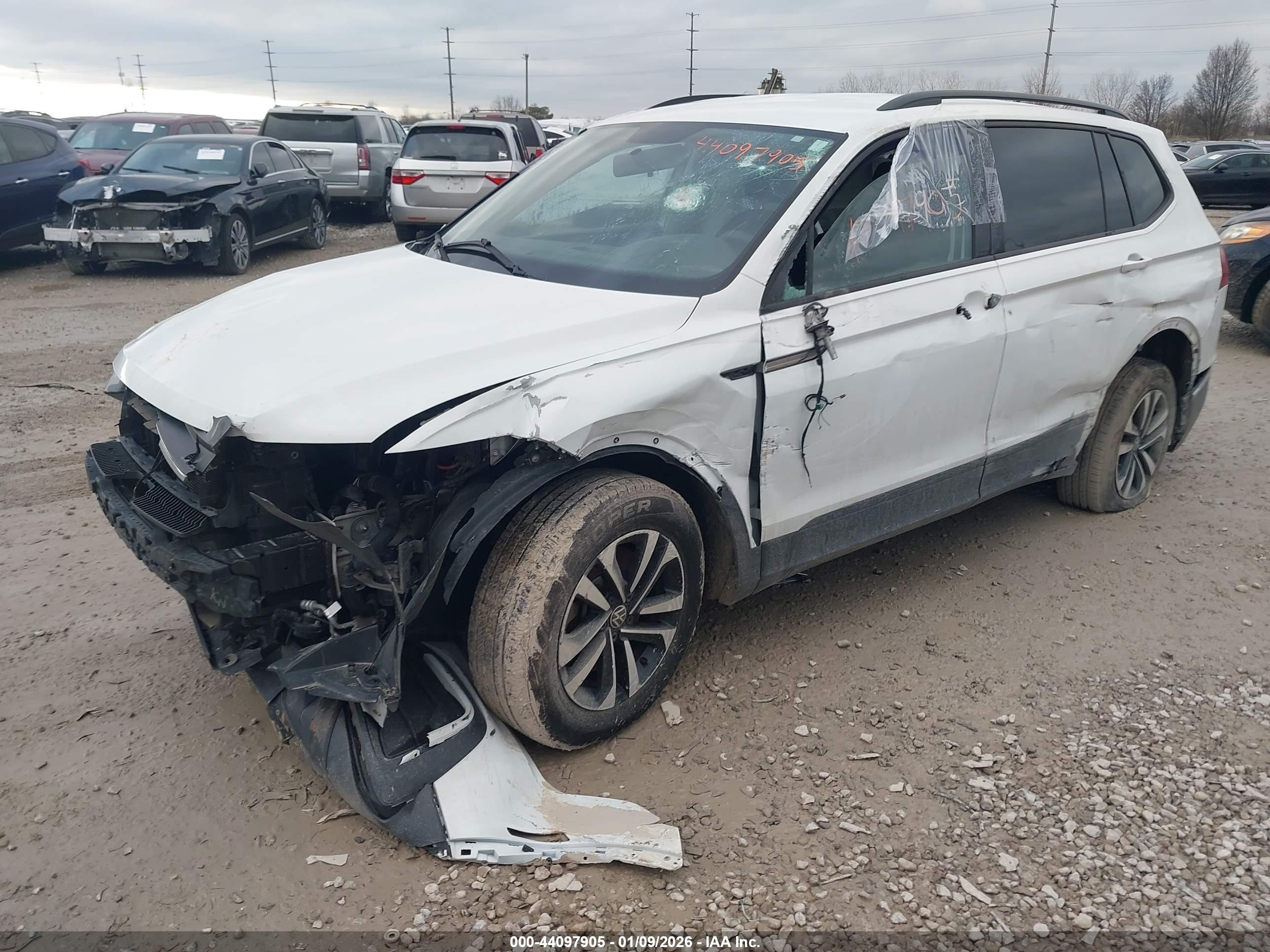 VOLKSWAGEN TIGUAN image 2