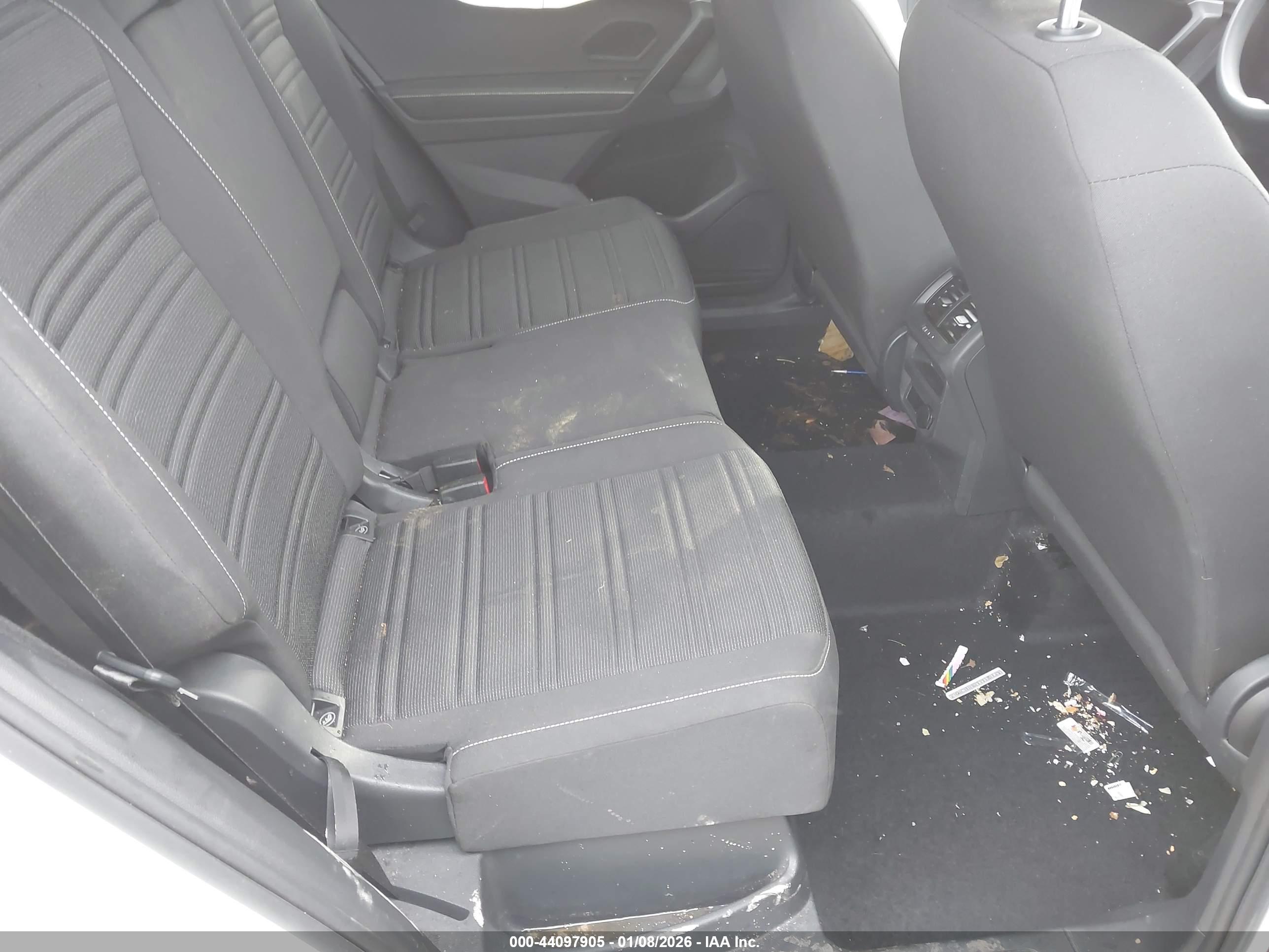 VOLKSWAGEN TIGUAN image 8