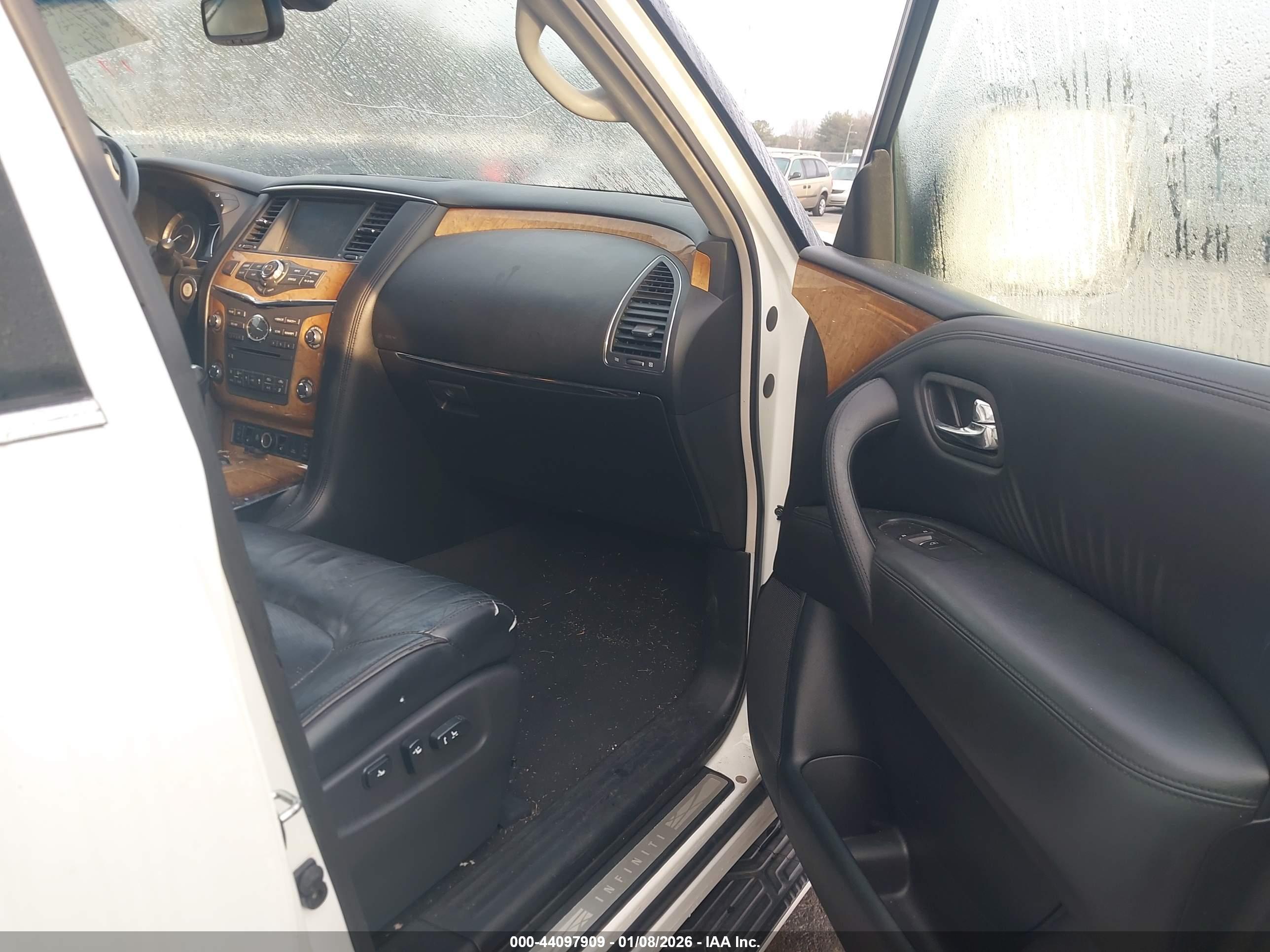 INFINITI QX80 image 5