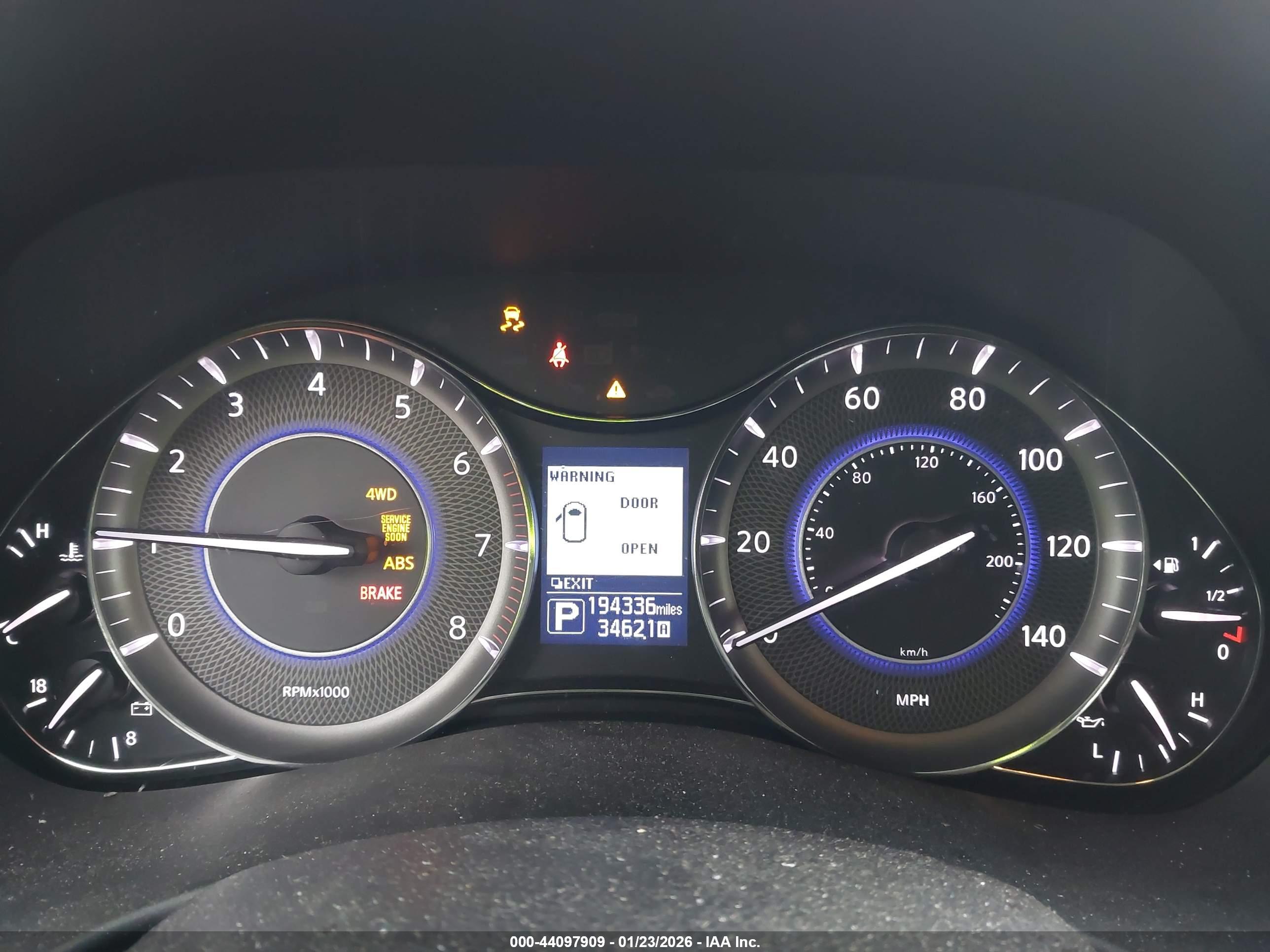 INFINITI QX80 image 7