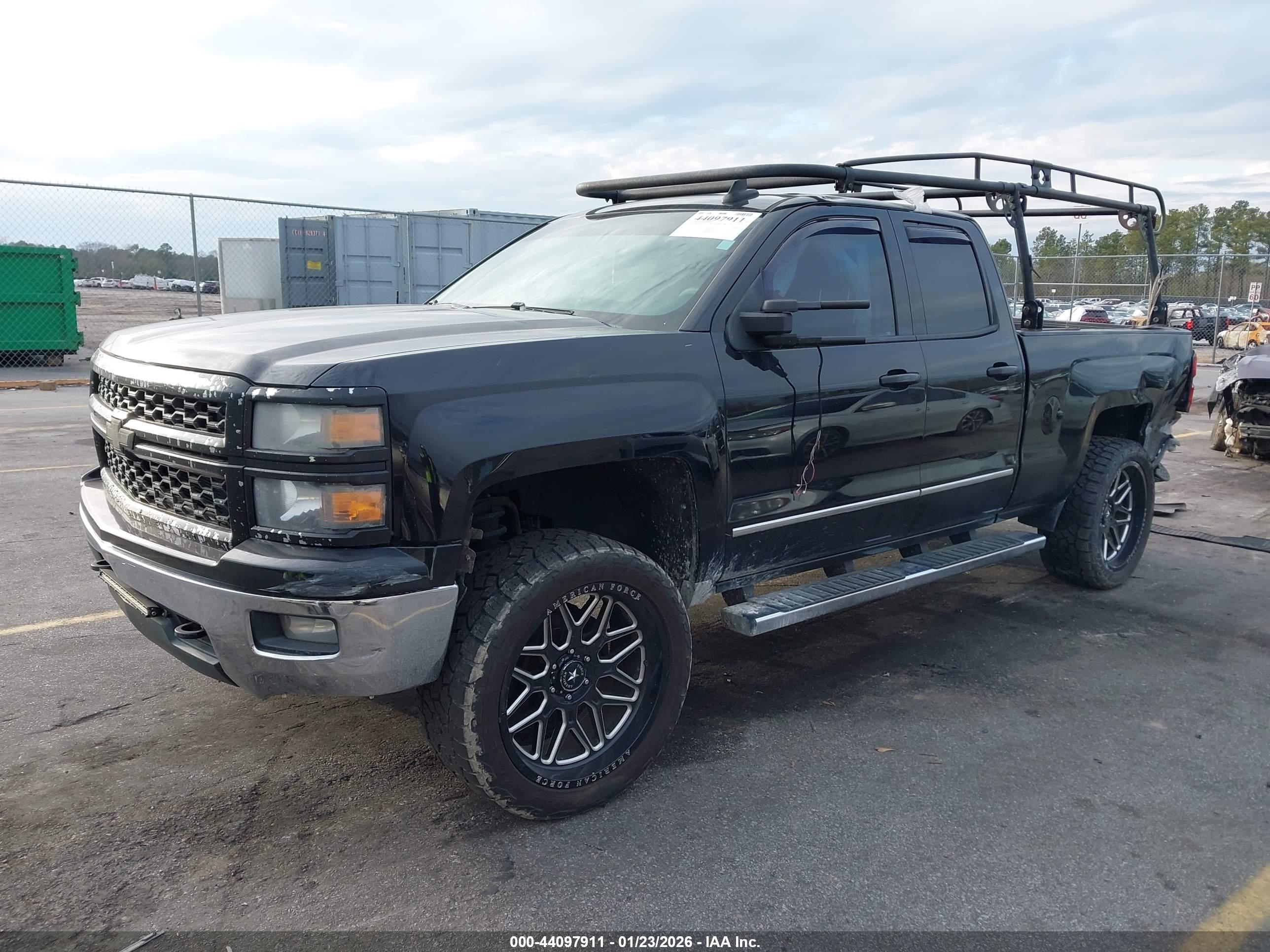 CHEVROLET SILVERADO image 2