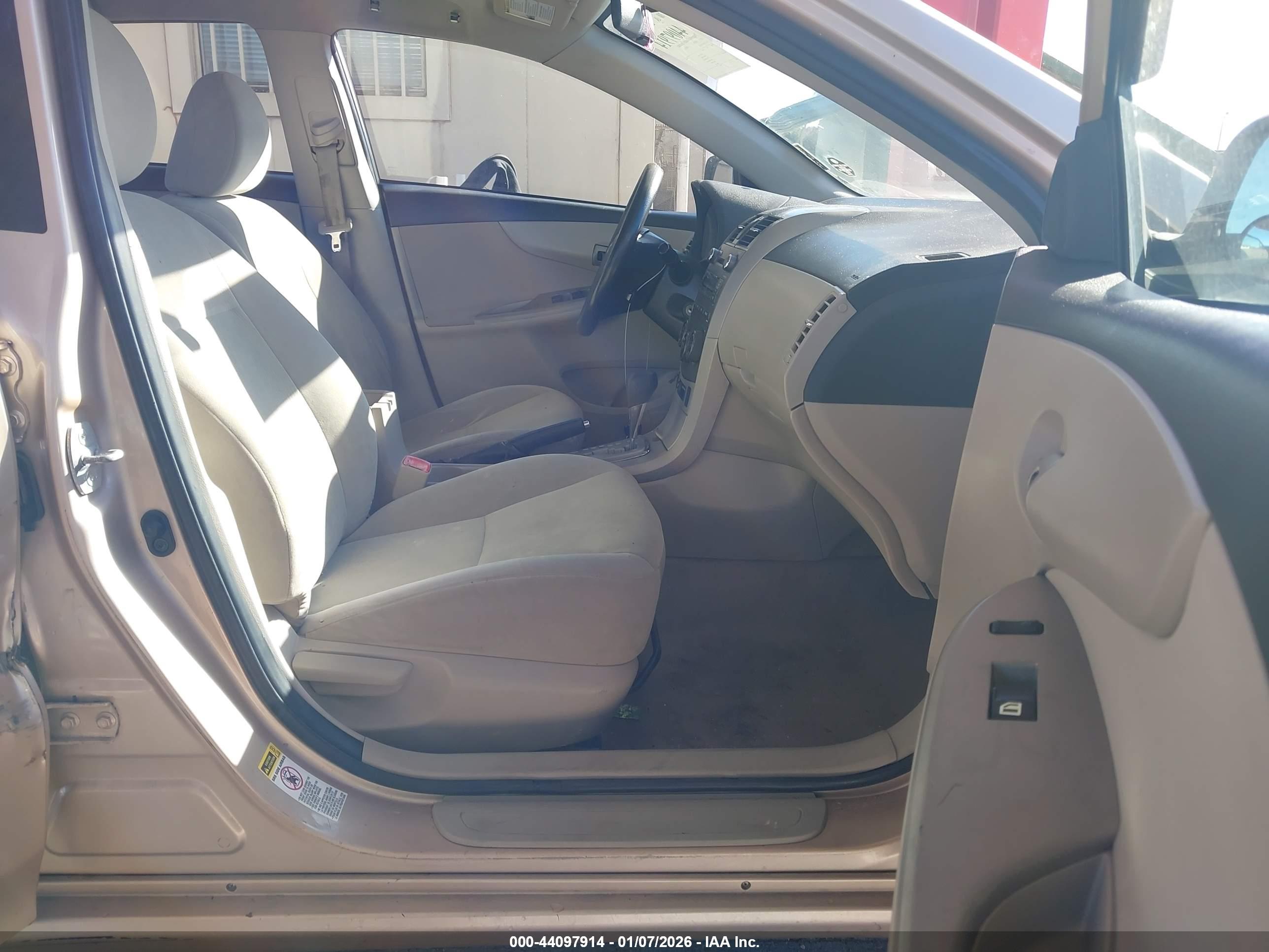 TOYOTA COROLLA image 5