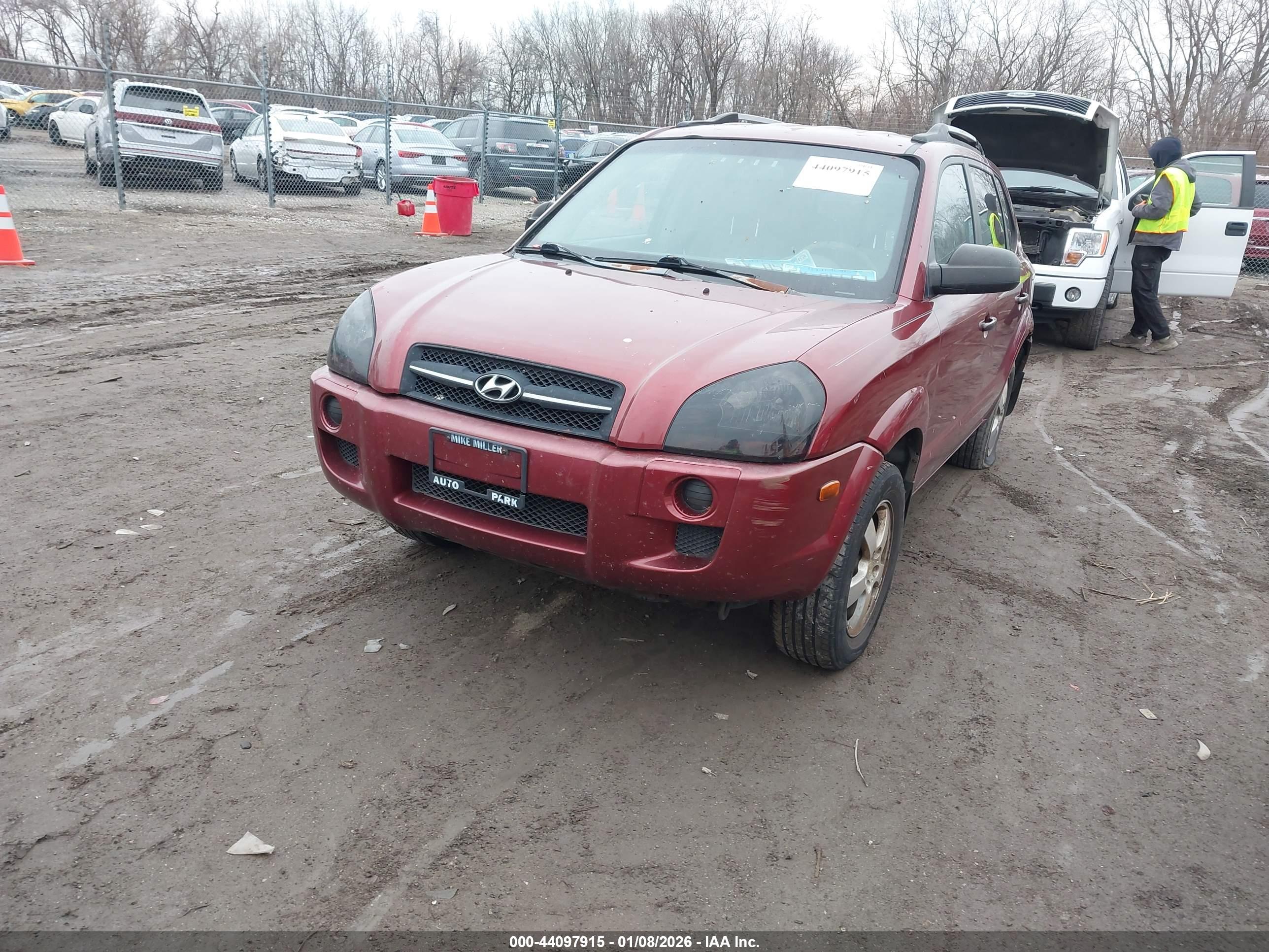 HYUNDAI TUCSON image 2