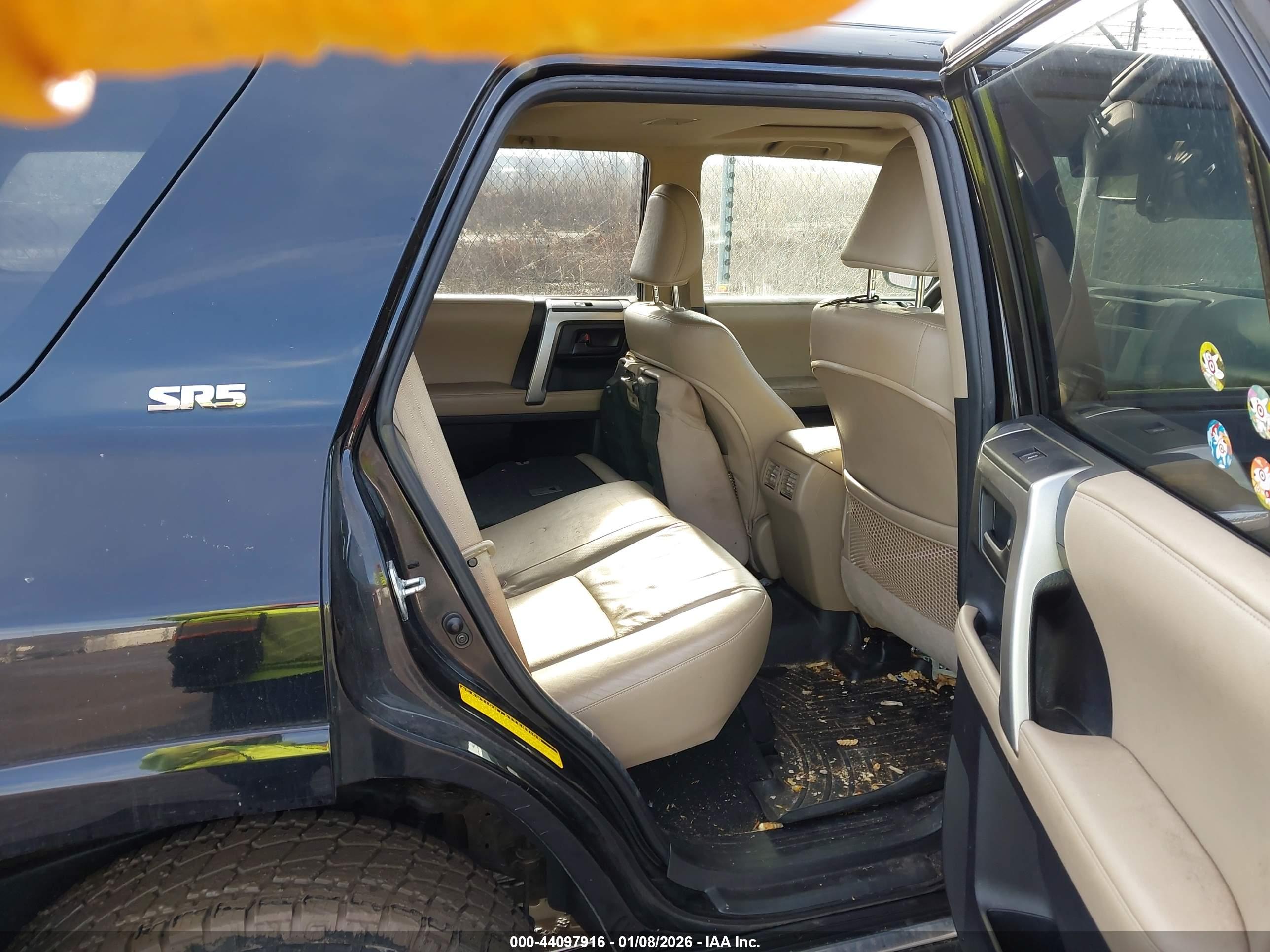 TOYOTA 4RUNNER image 8