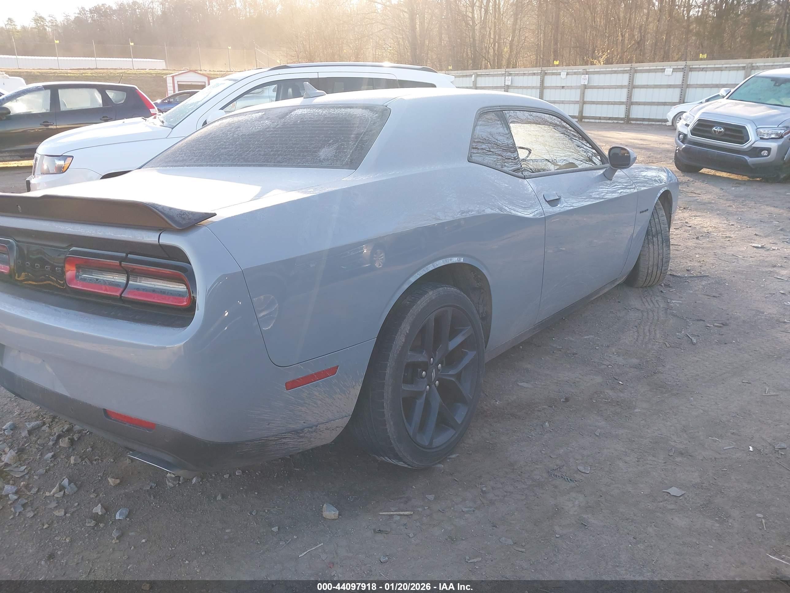 DODGE CHALLENGER image 4