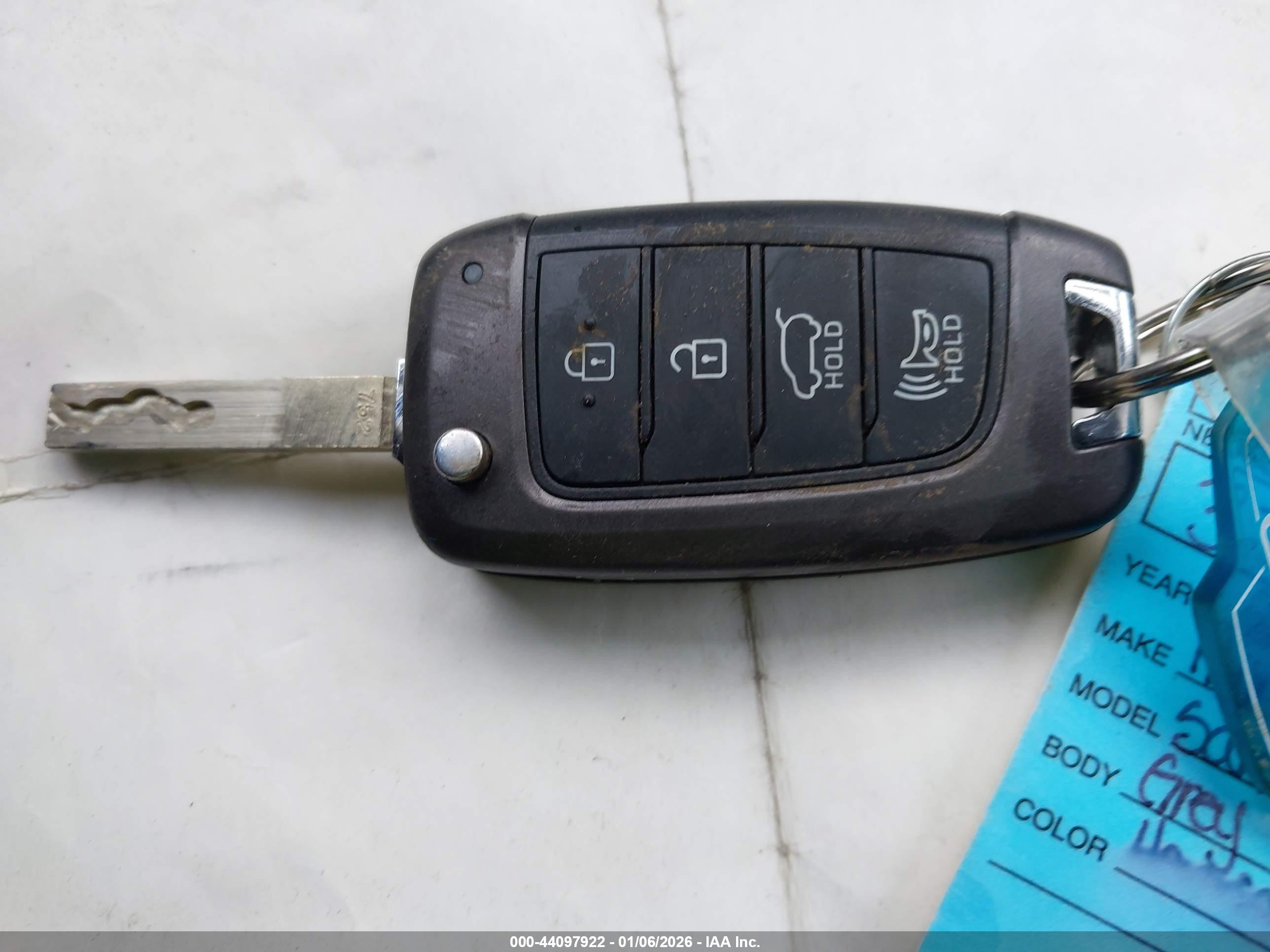 HYUNDAI SANTA image 11