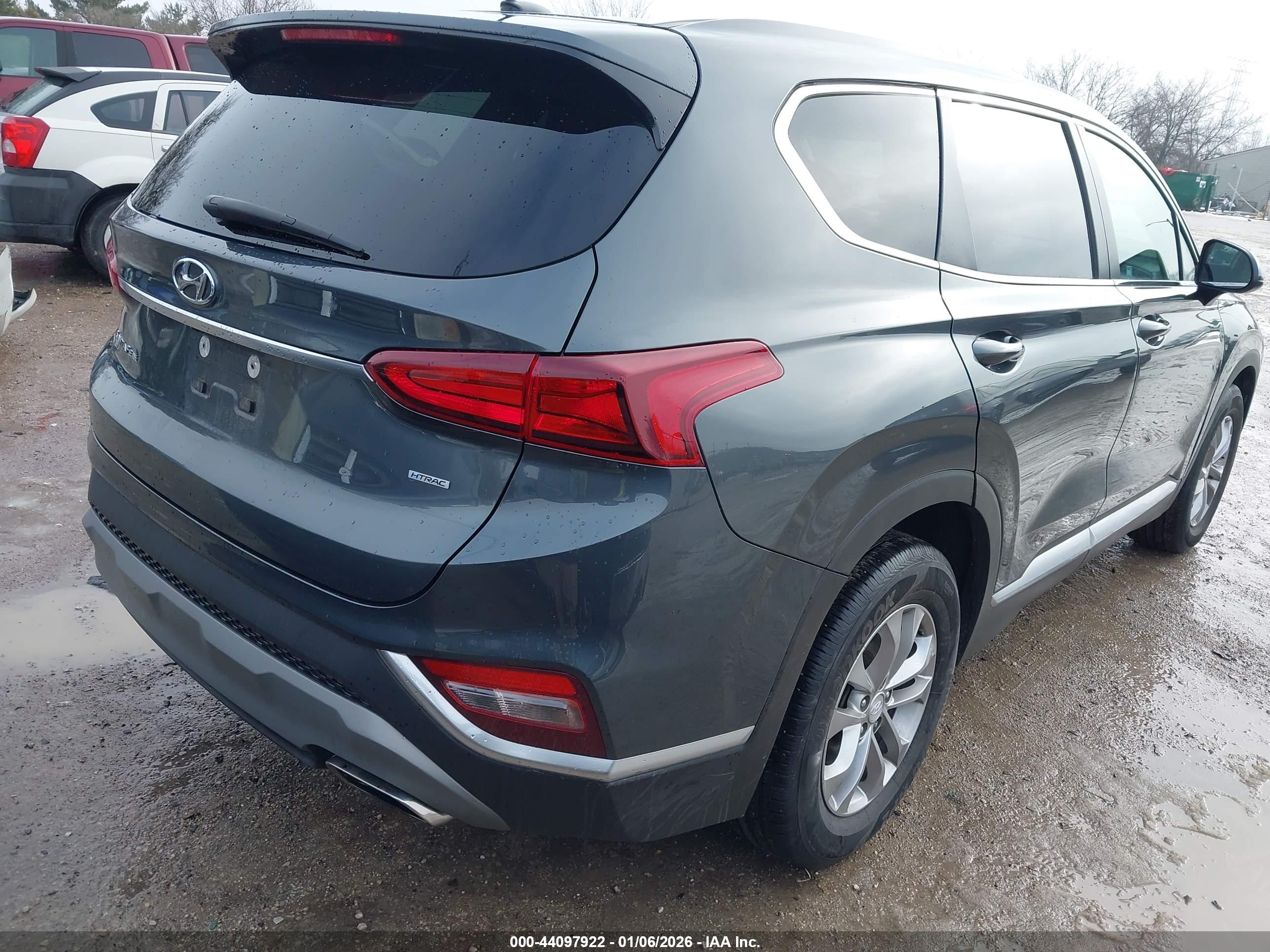 HYUNDAI SANTA image 4