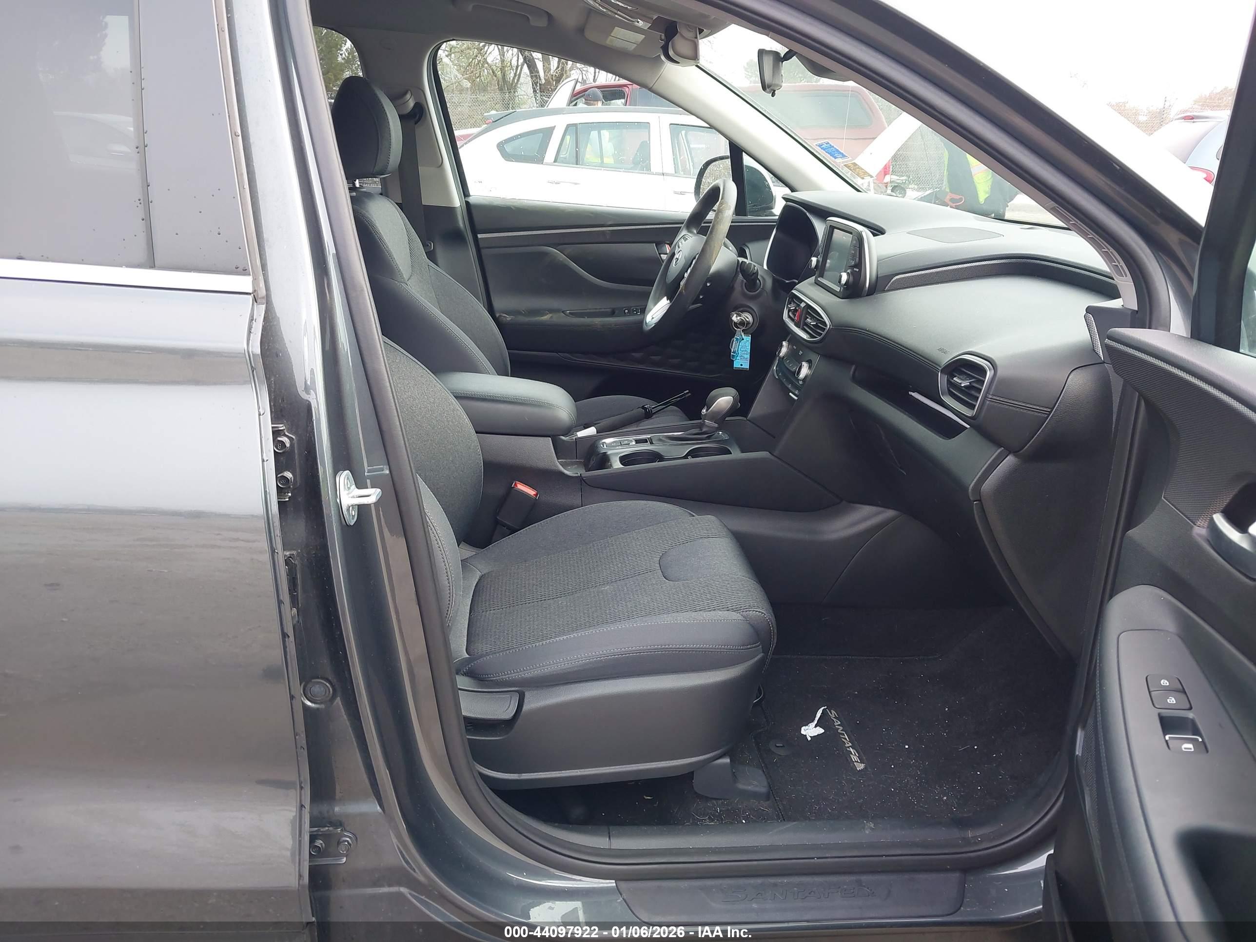 HYUNDAI SANTA image 5