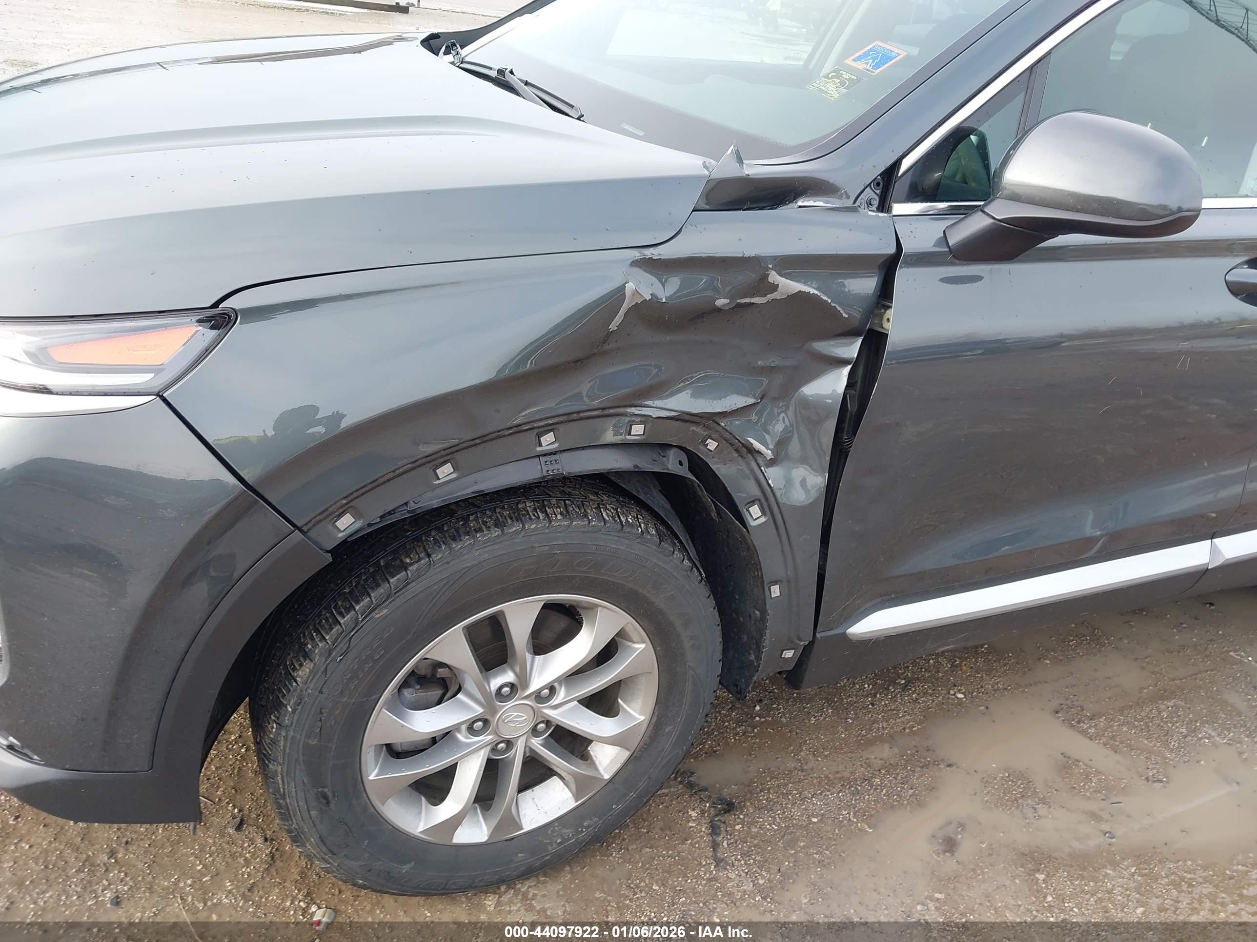 HYUNDAI SANTA image 6