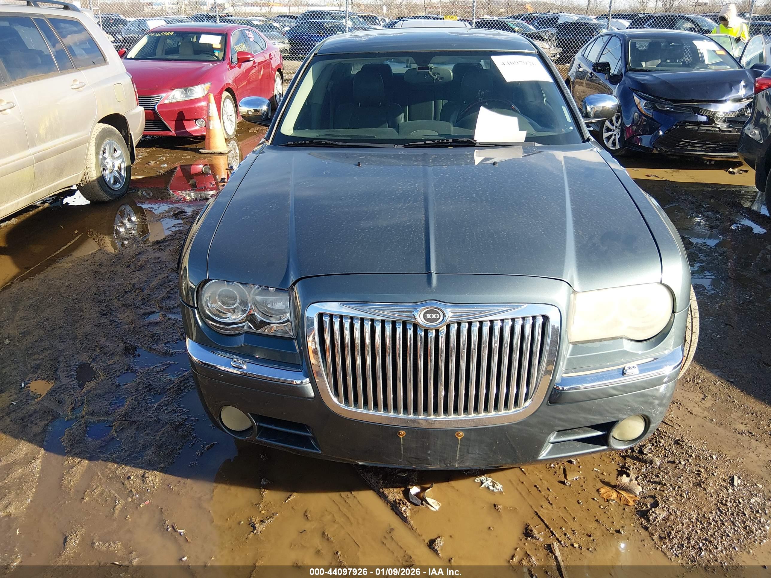 CHRYSLER 300C image 6