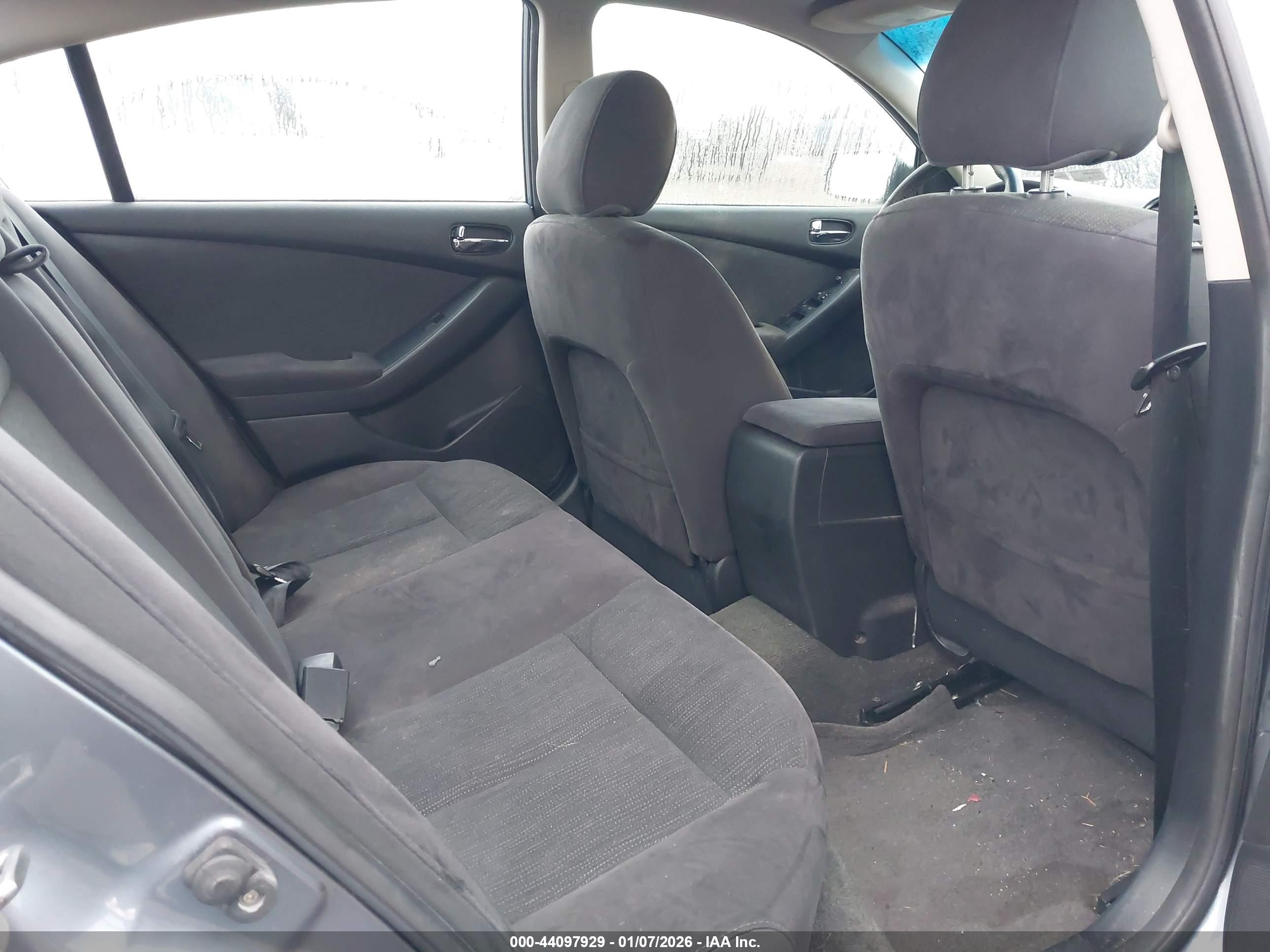 NISSAN ALTIMA image 8