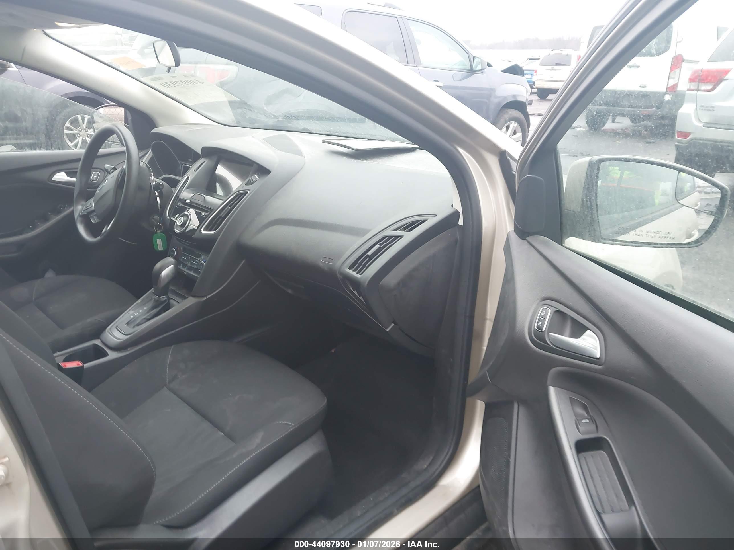 FORD FOCUS image 5