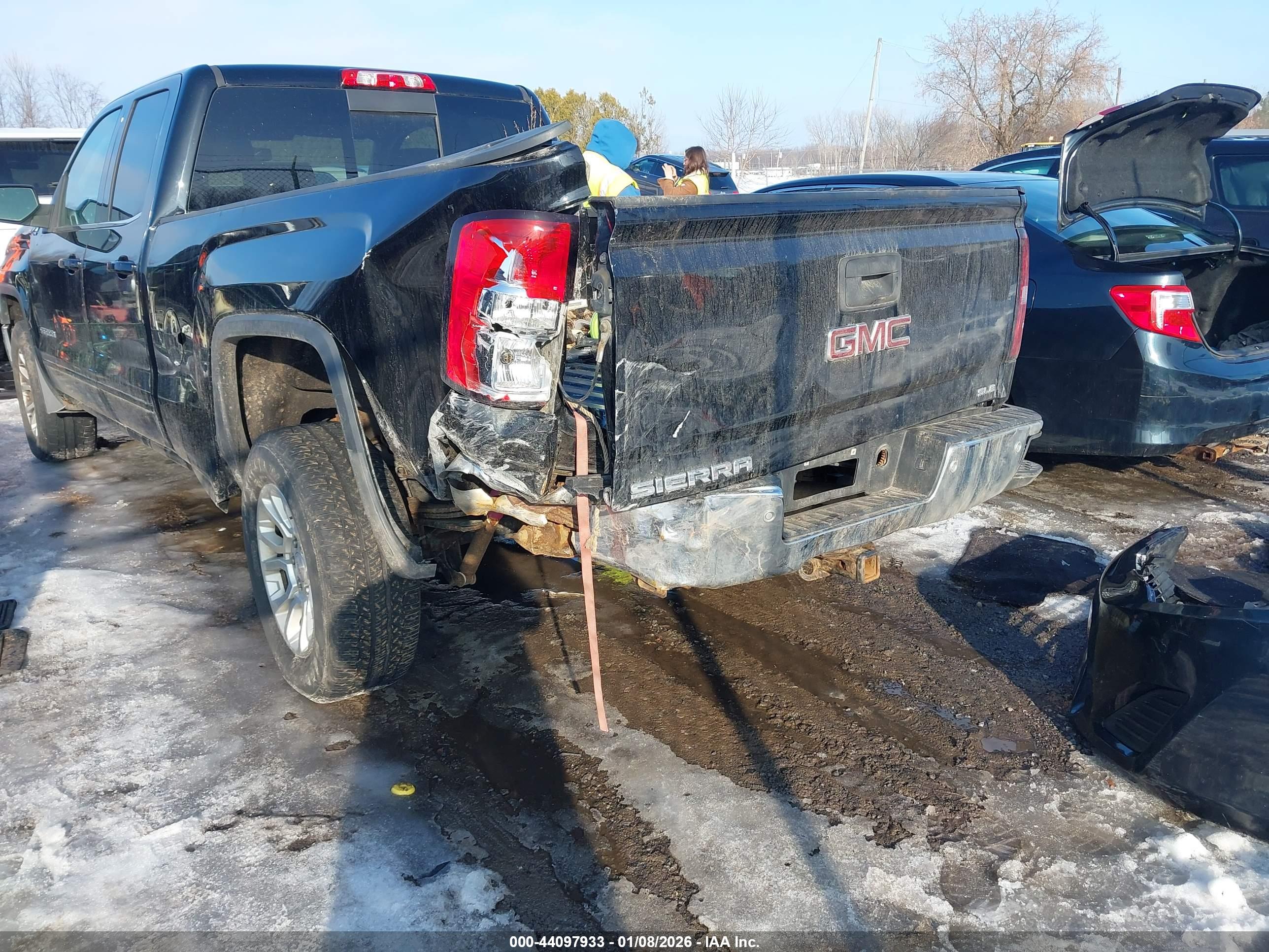 GMC SIERRA image 6