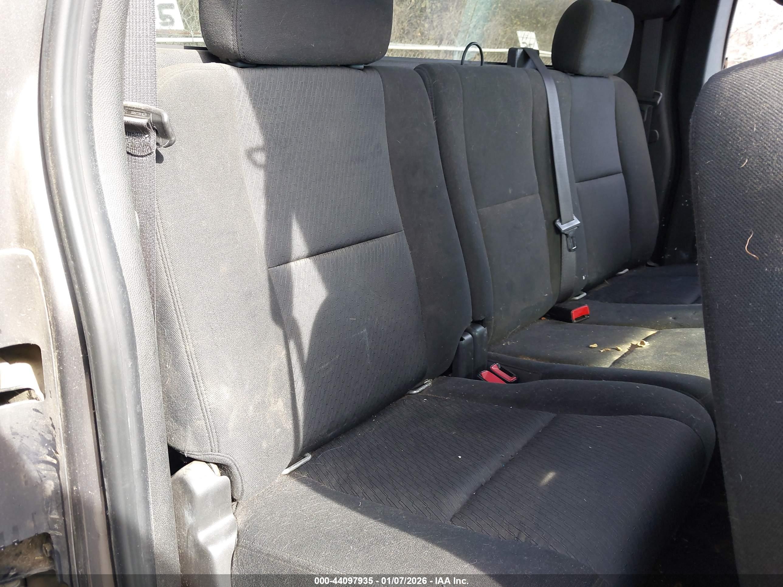 CHEVROLET SILVERADO image 8