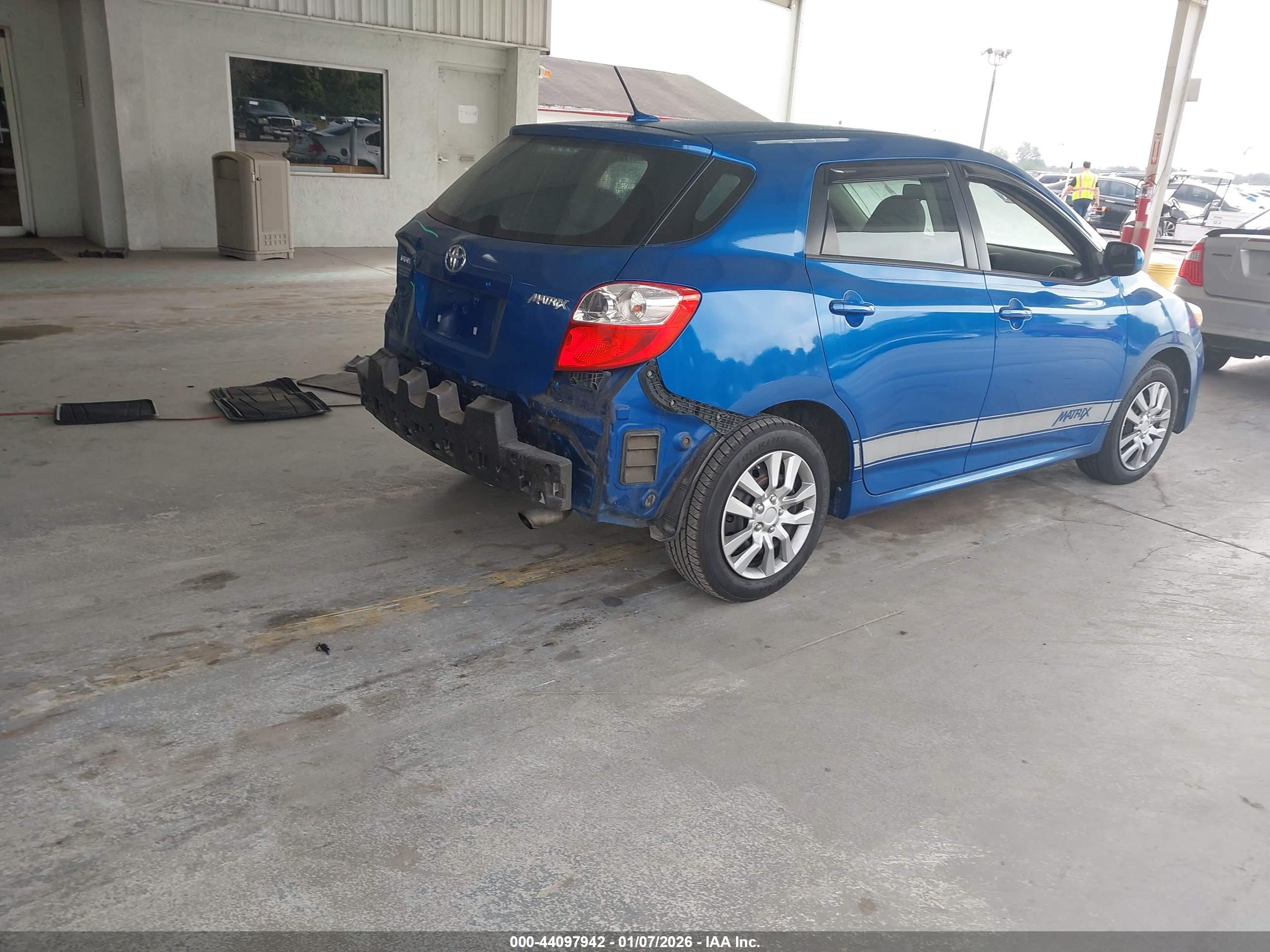 TOYOTA MATRIX image 4