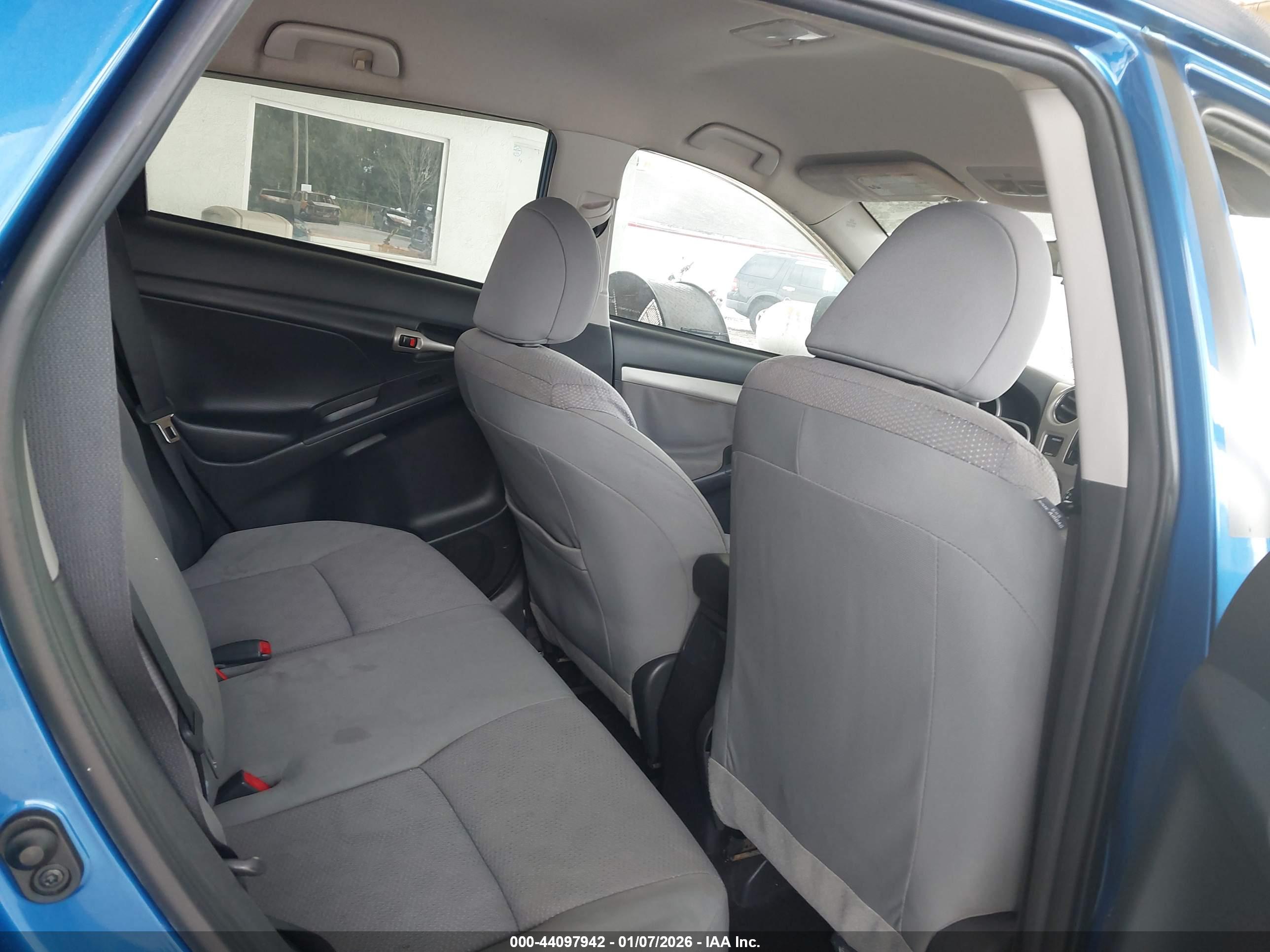 TOYOTA MATRIX image 8